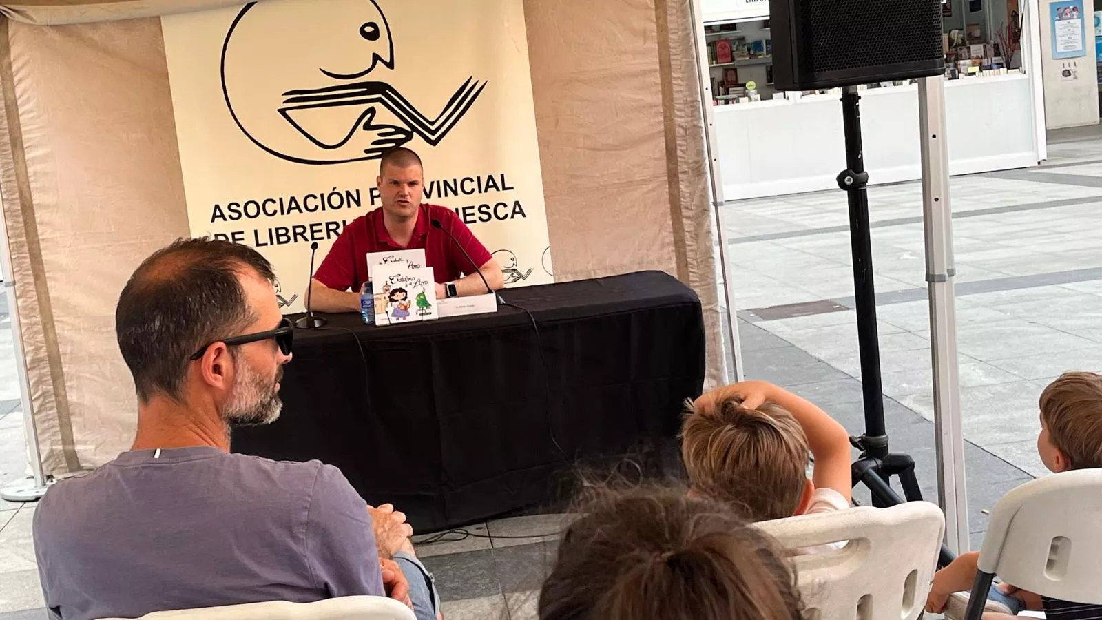 Javier Pardo en la presentación de su libro “Catalina y el Loro”. Foto Mercedes Manterola
