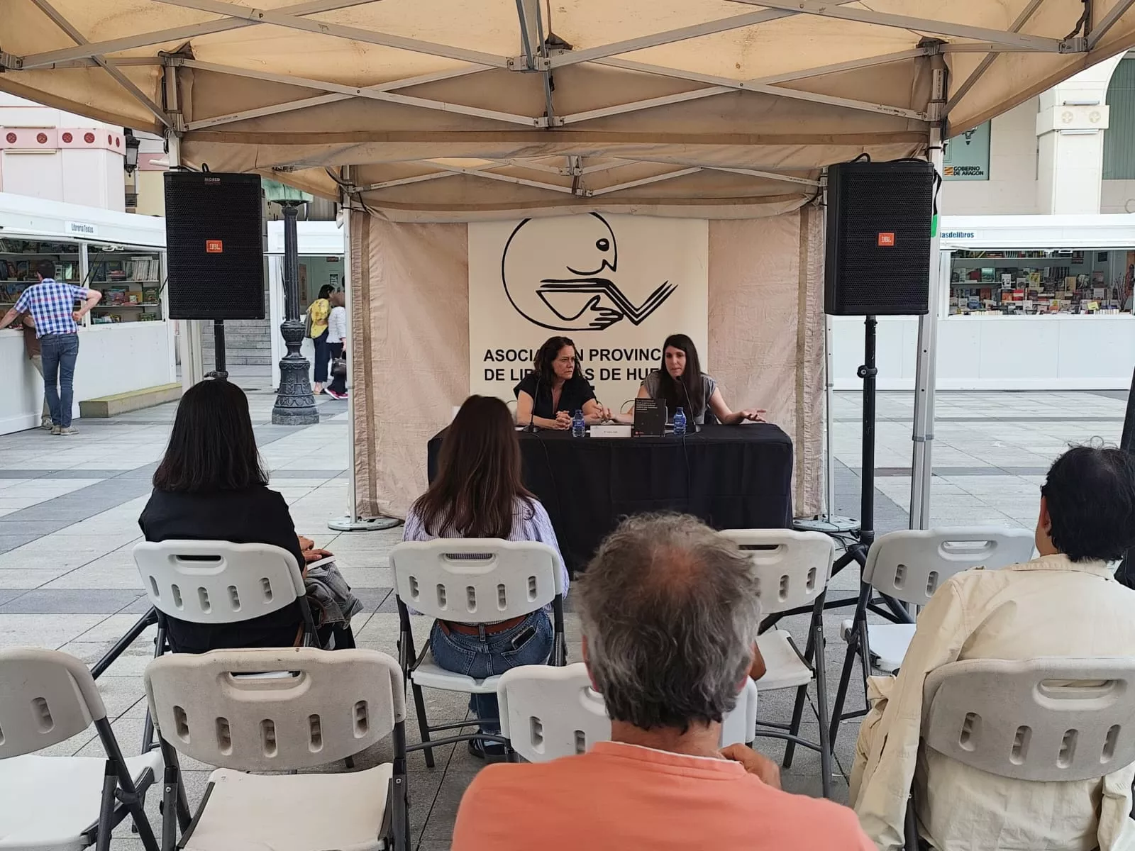 Presentación de Andrea Ariño en la 41 Feria del Libro de Huesca. Foto Mercedes Manterola