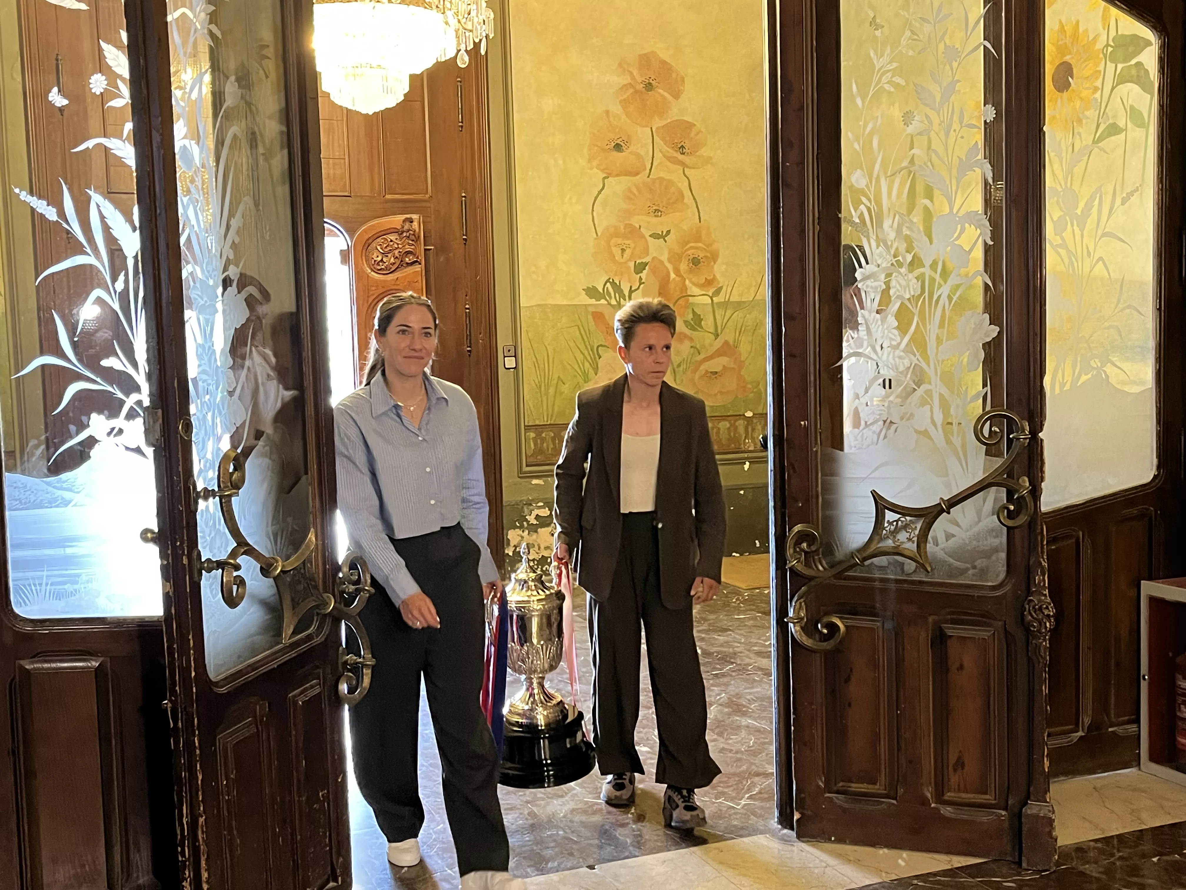 Llegada de la Copa de la Reina a Huesca. Foto: Adri Mora