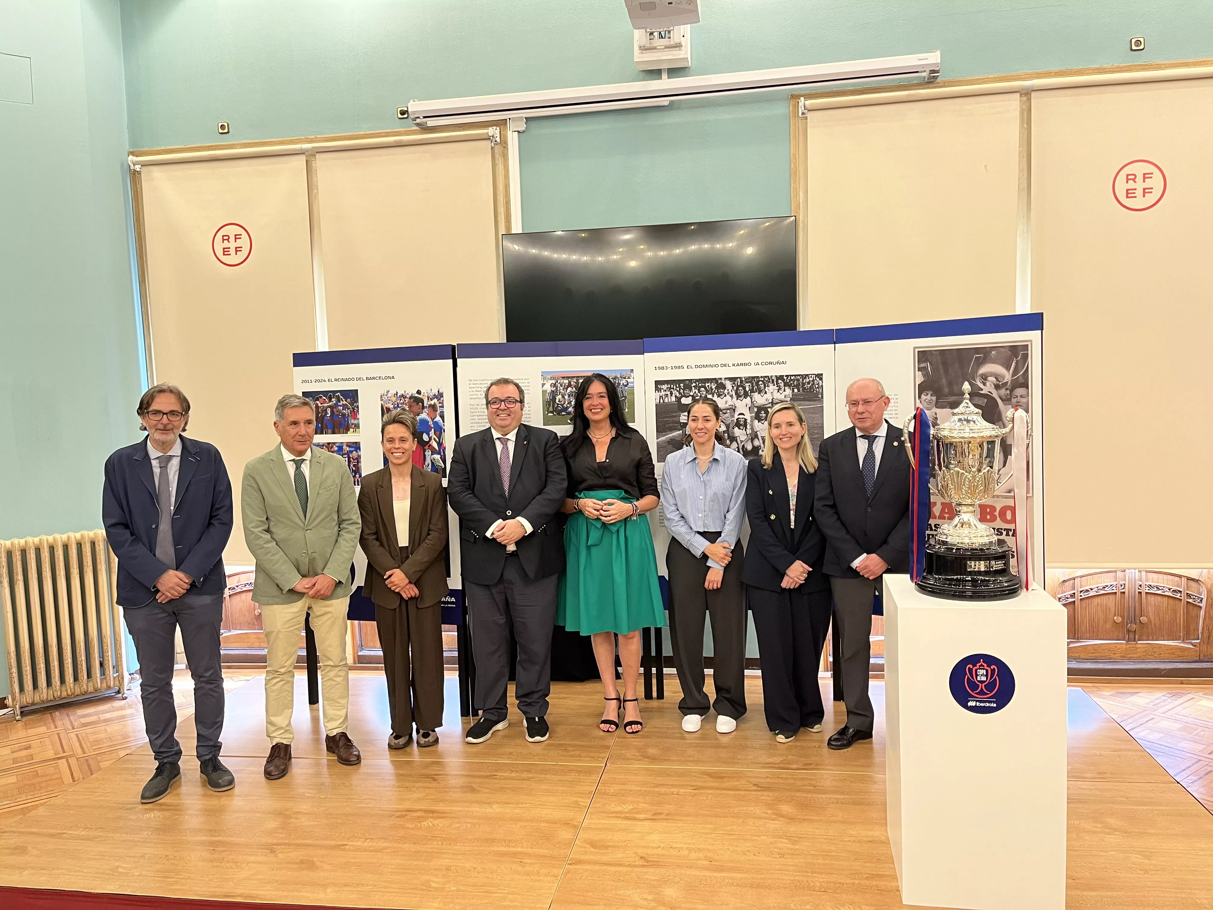 Llegada de la Copa de la Reina a Huesca. Foto: Adri Mora