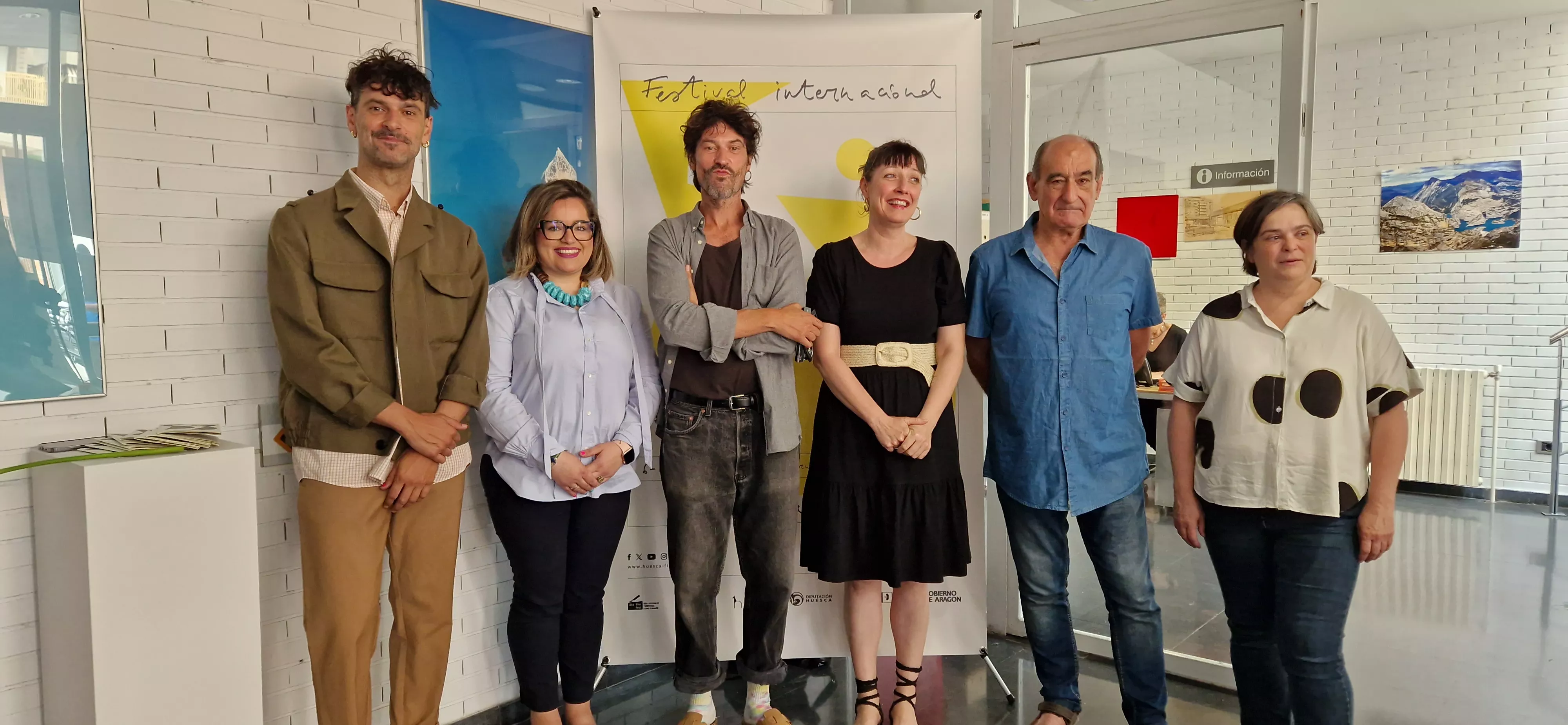 Chalo Moca, Sonia Latre, Alva Moca, Estela Rasal, Manolo Avellanas y Pilar Barrio. Foto Myriam Martínez