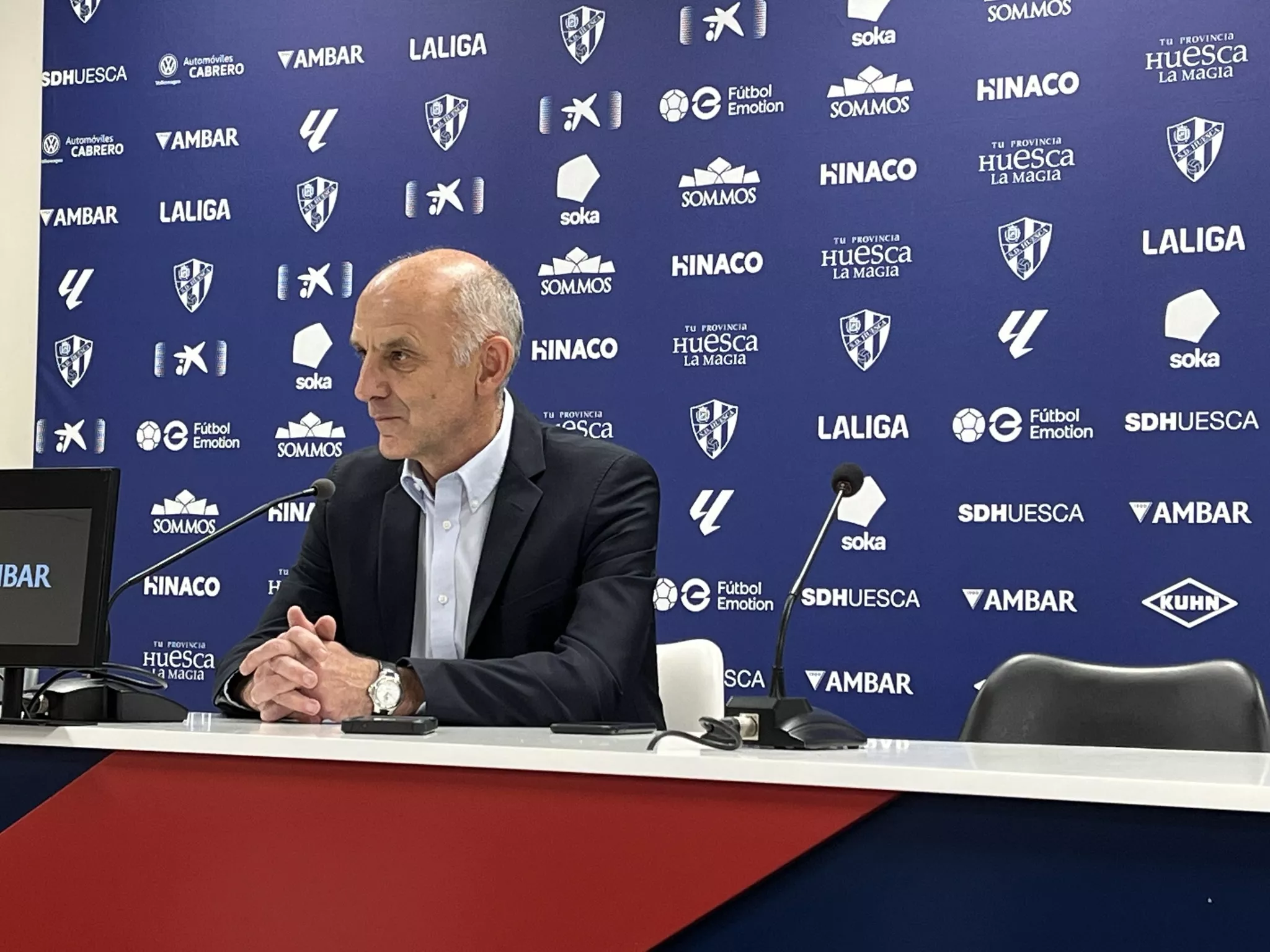 Martín González sienta las bases del nuevo Huesca: "Tenemos algo avanzado". Foto. Adri Mora