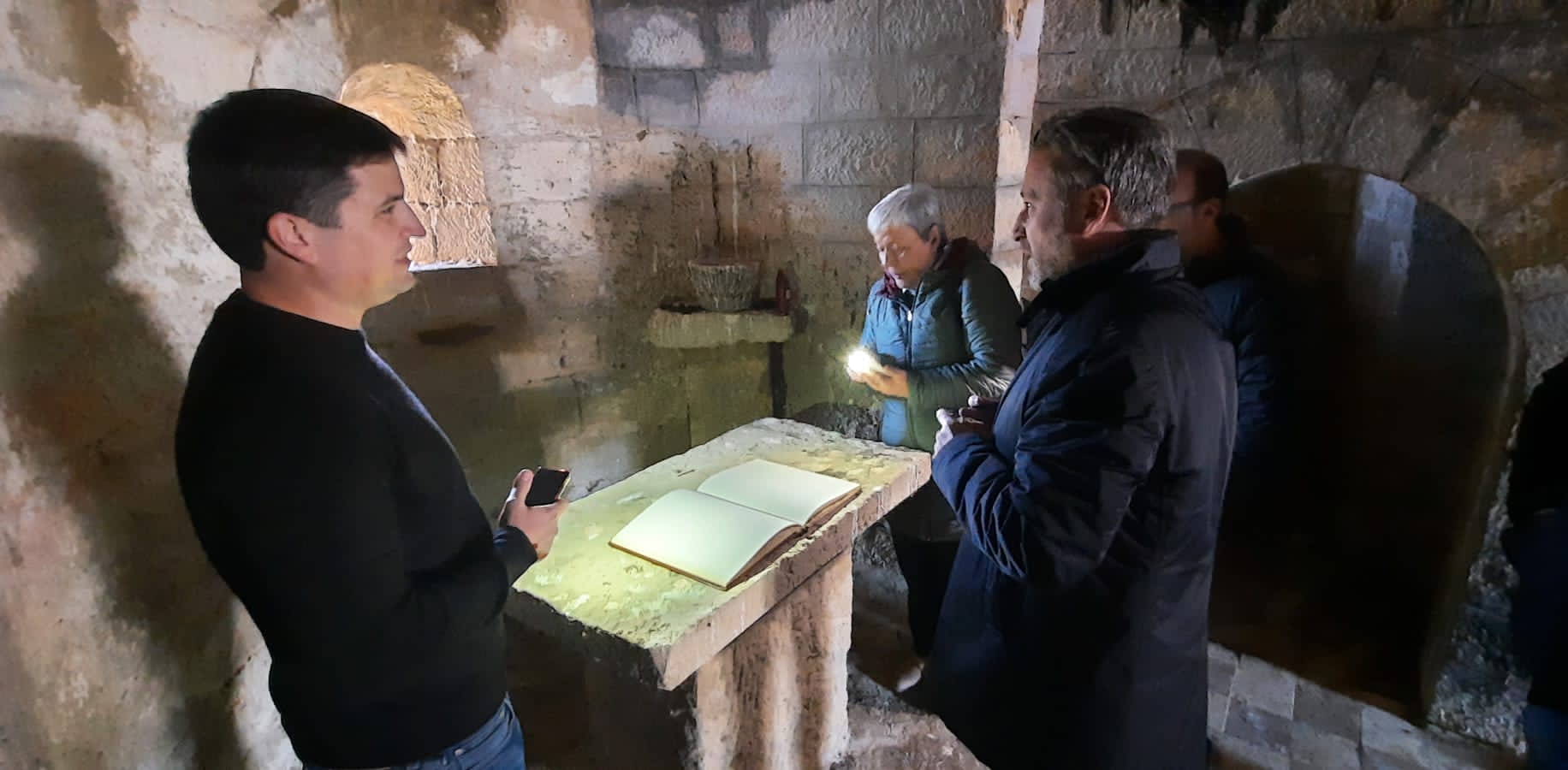 Imágenes de la ermita de Santa Lucía de Ayerbe restaurada