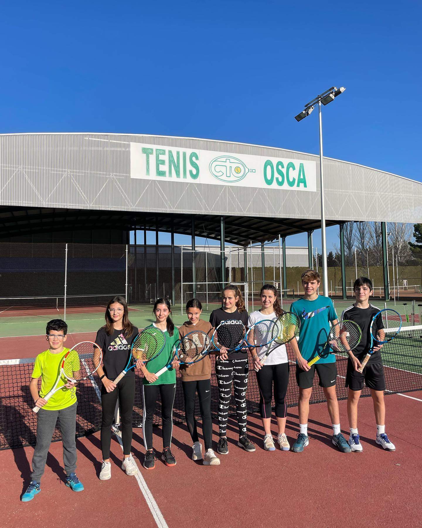 Ocho jugadores del Club Tenis Osca en el Máster Regional