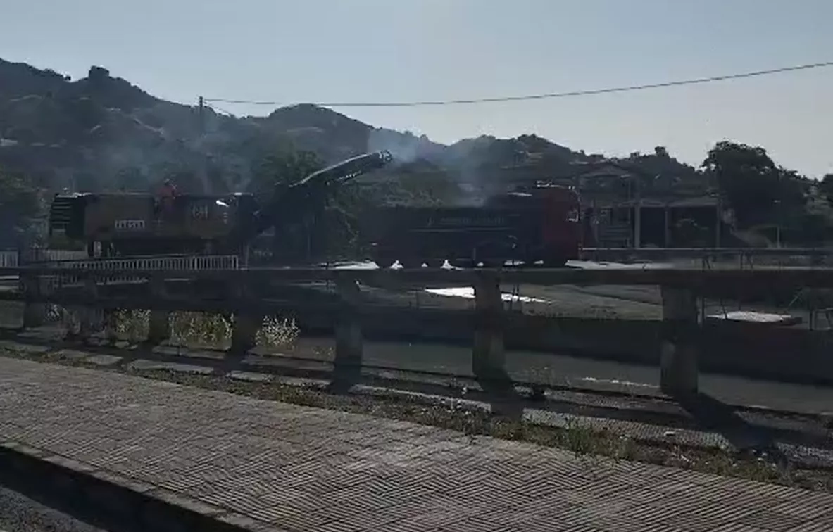 El acceso ha sido interrumpido debido a unas obras que se acometen en la carretera.