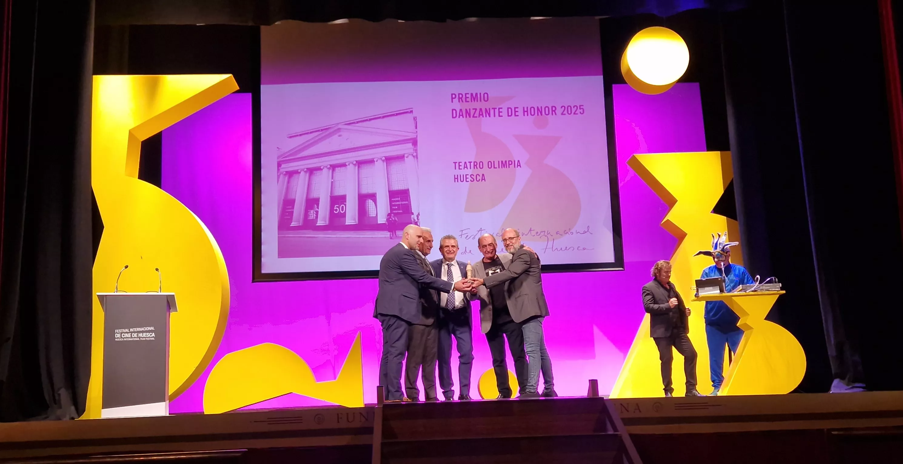 Premio Danzante de Honor para el Teatro Olimpia. Foto Myriam Martínez