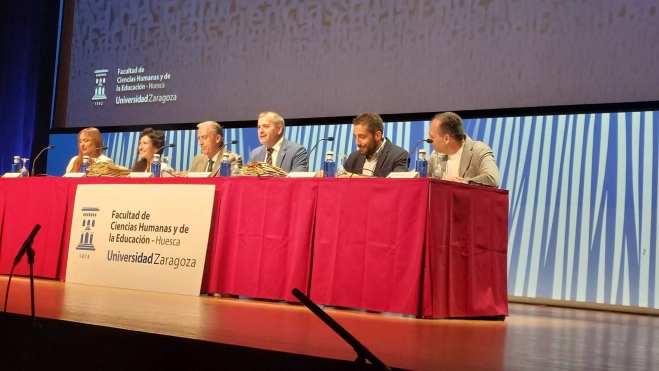 Vkicerrector, decano y equipo directivo de la Facultad Vkicerrector, decano y equipo directivo de la Facultad