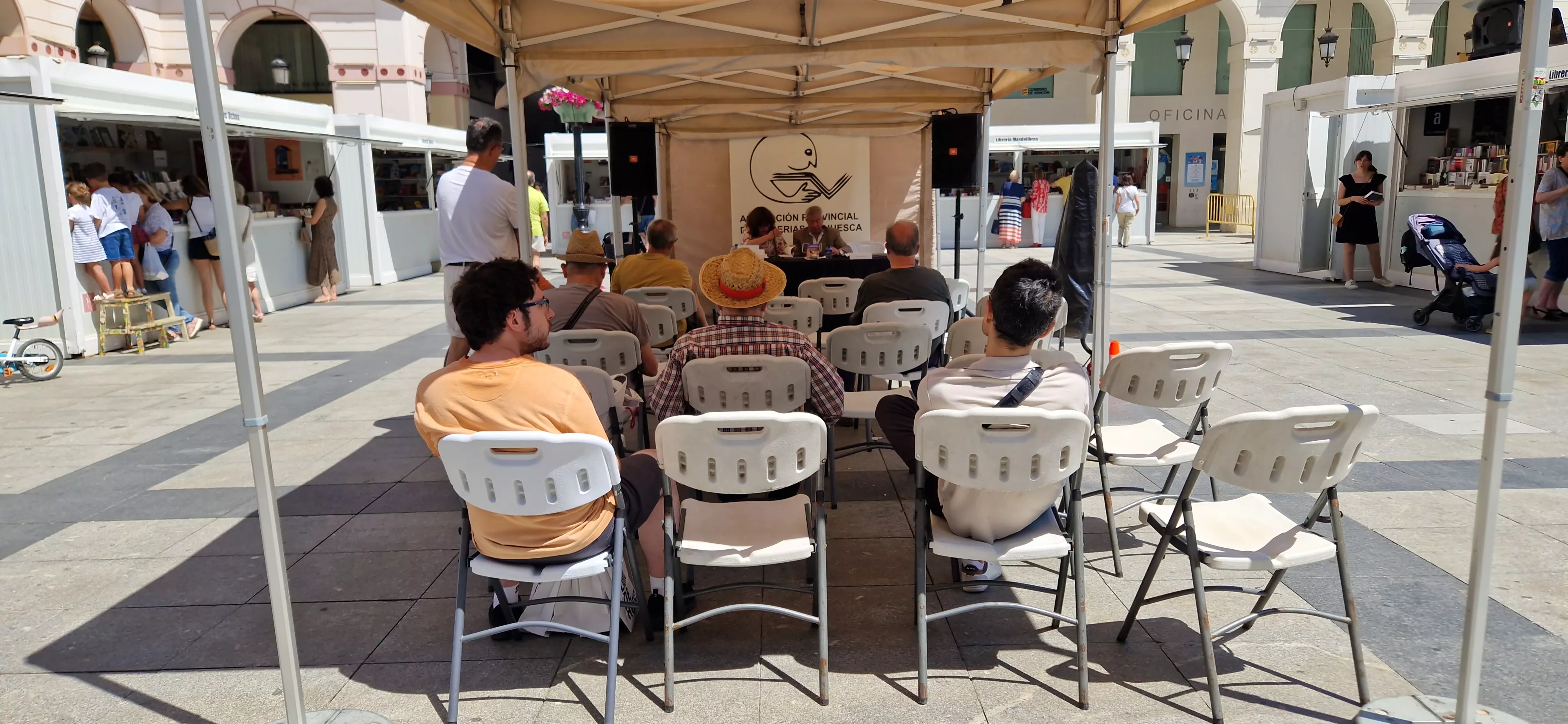 Jornada del sábado de la 41ª Feria del Libro de Huesca. Foto Myriam Martínez