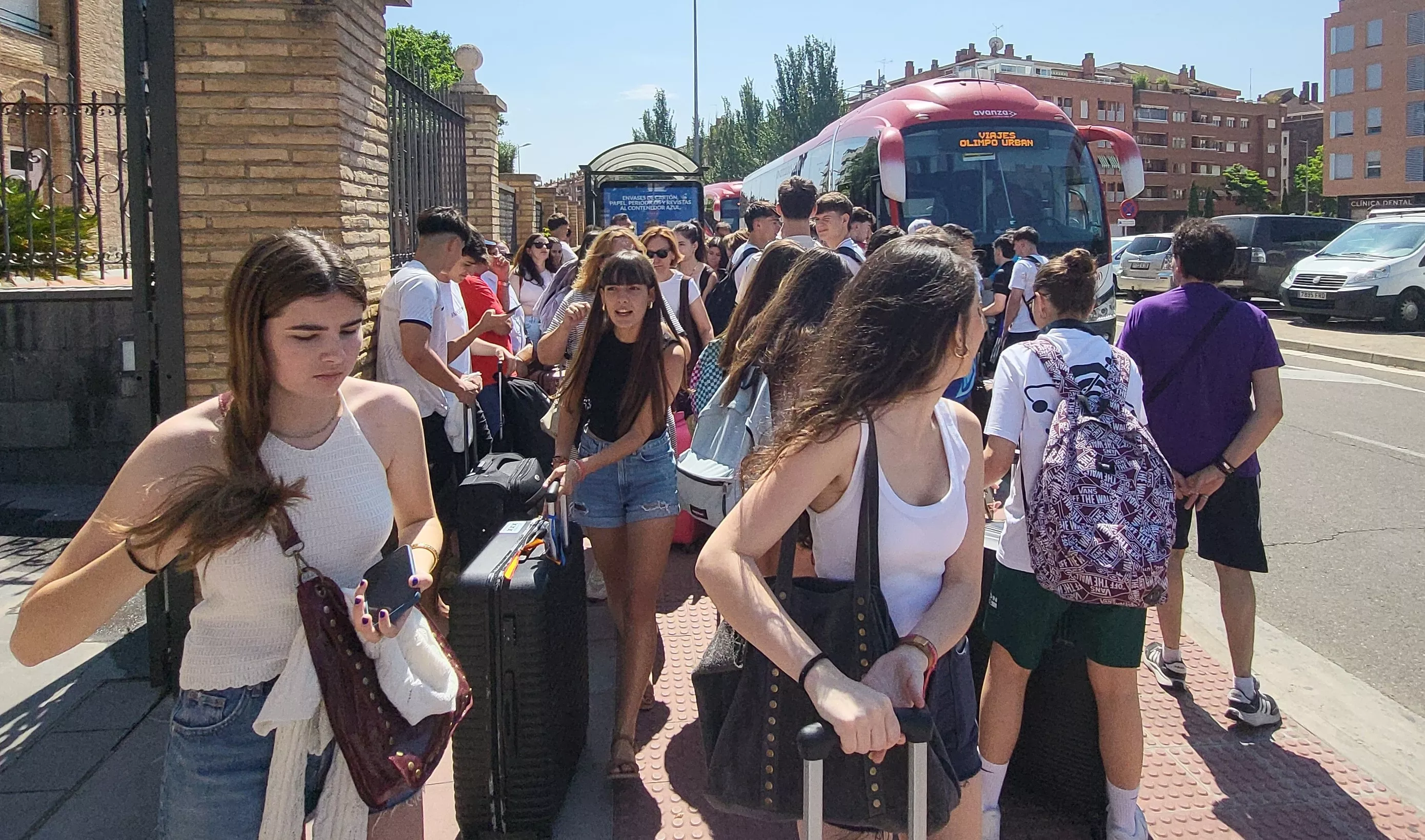 Estudiantes de Huesca viajan a Salou tras el bachillerato y la PAU. Foto Mercedes Manterola