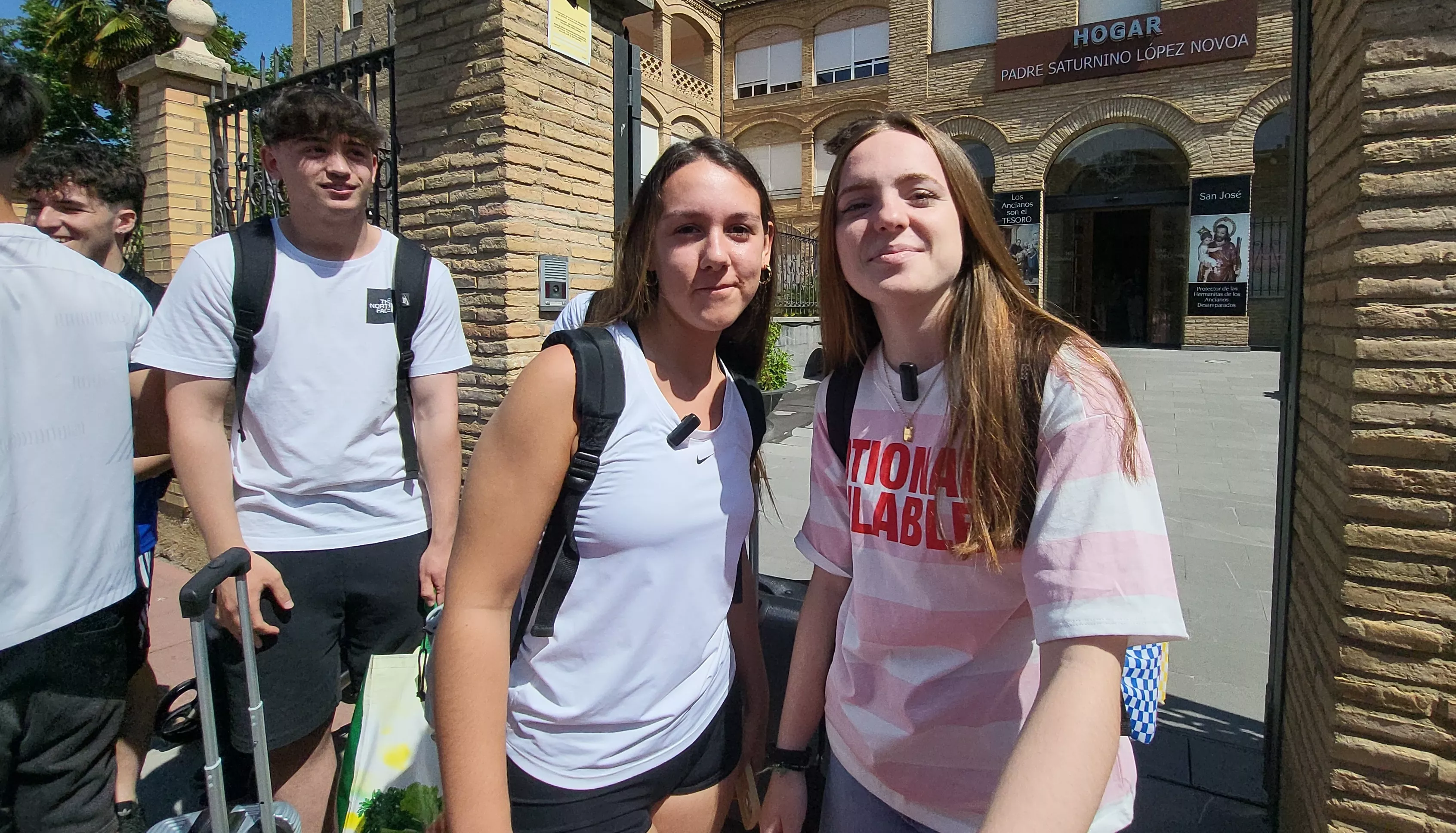 Estudiantes de Huesca viajan a Salou tras el bachillerato y la PAU. Foto Mercedes Manterola