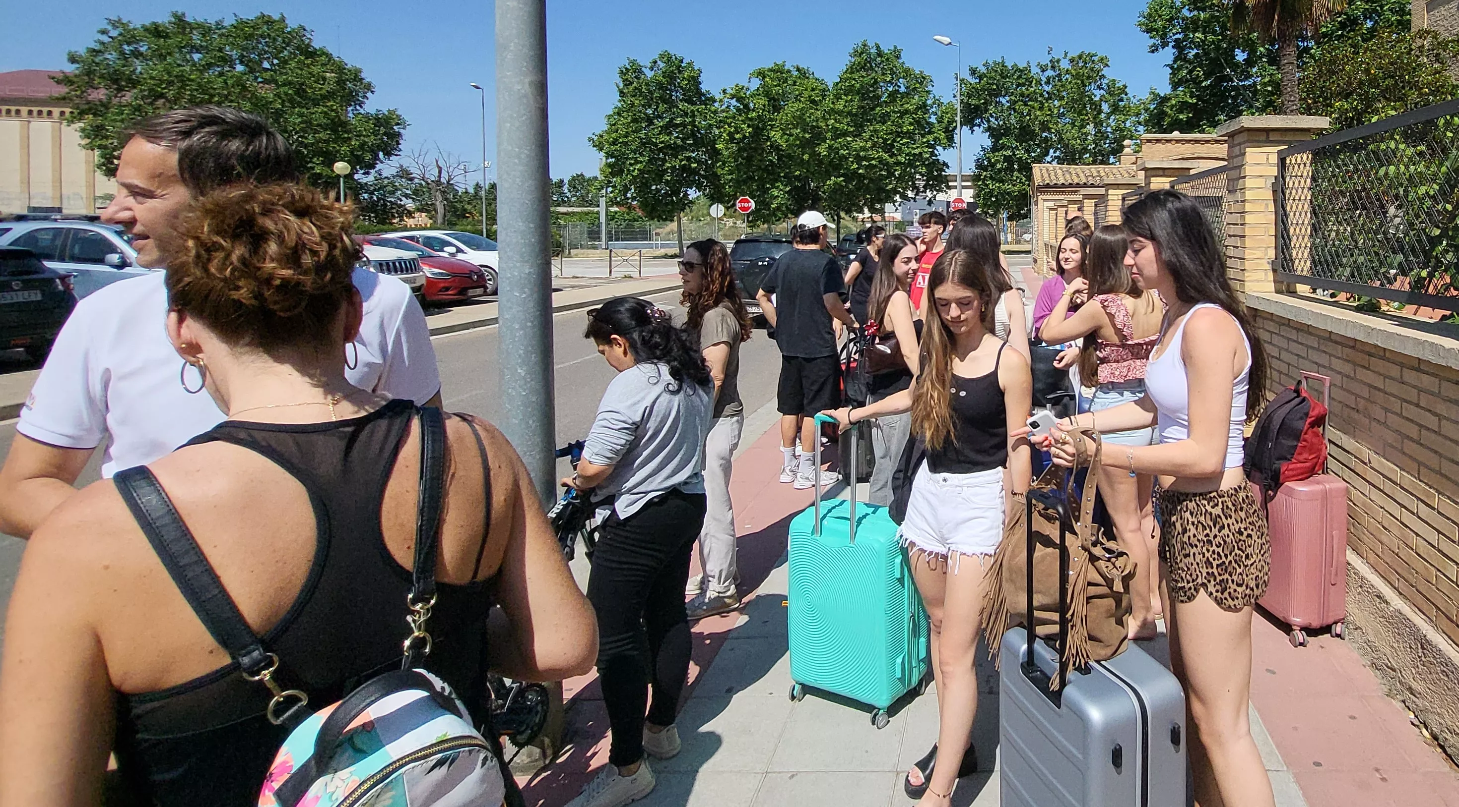 Estudiantes de Huesca viajan a Salou tras el bachillerato y la PAU. Foto Mercedes Manterola