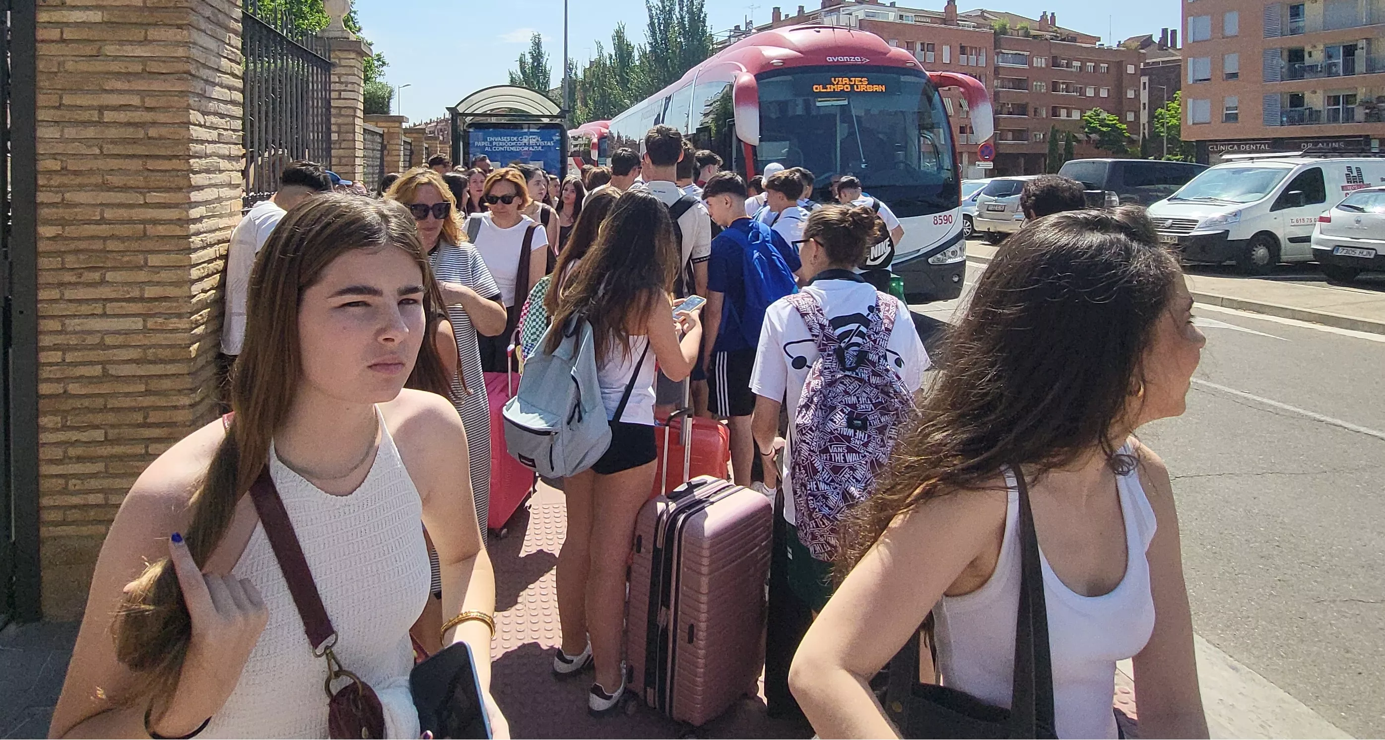Estudiantes de Huesca viajan a Salou tras el bachillerato y la PAU. Foto Mercedes Manterola