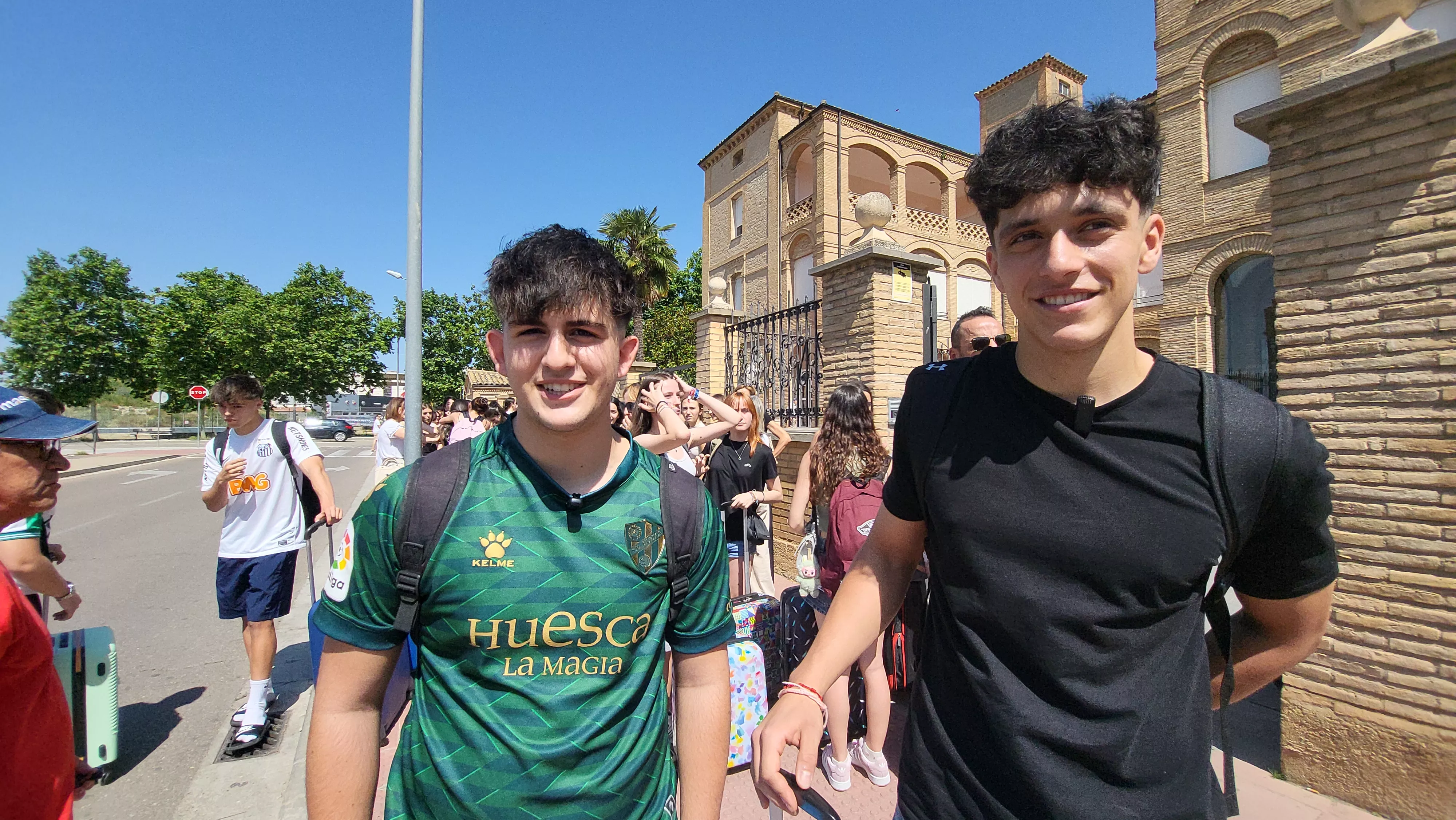 Estudiantes de Huesca viajan a Salou tras el bachillerato y la PAU. Foto Mercedes Manterola