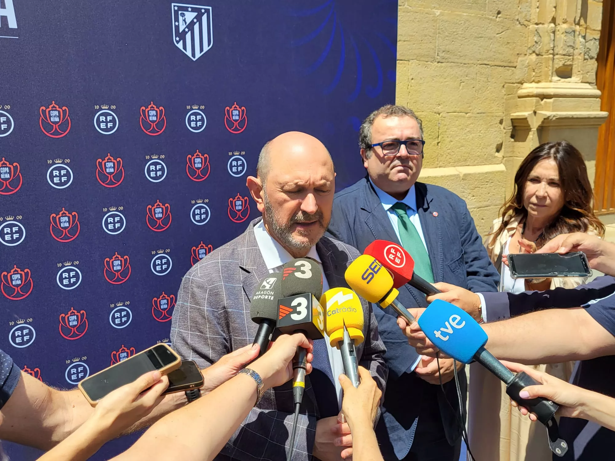 Louzán: "Es la primera de muchas oportunidades que merece Huesca". Foto: Adri Mora