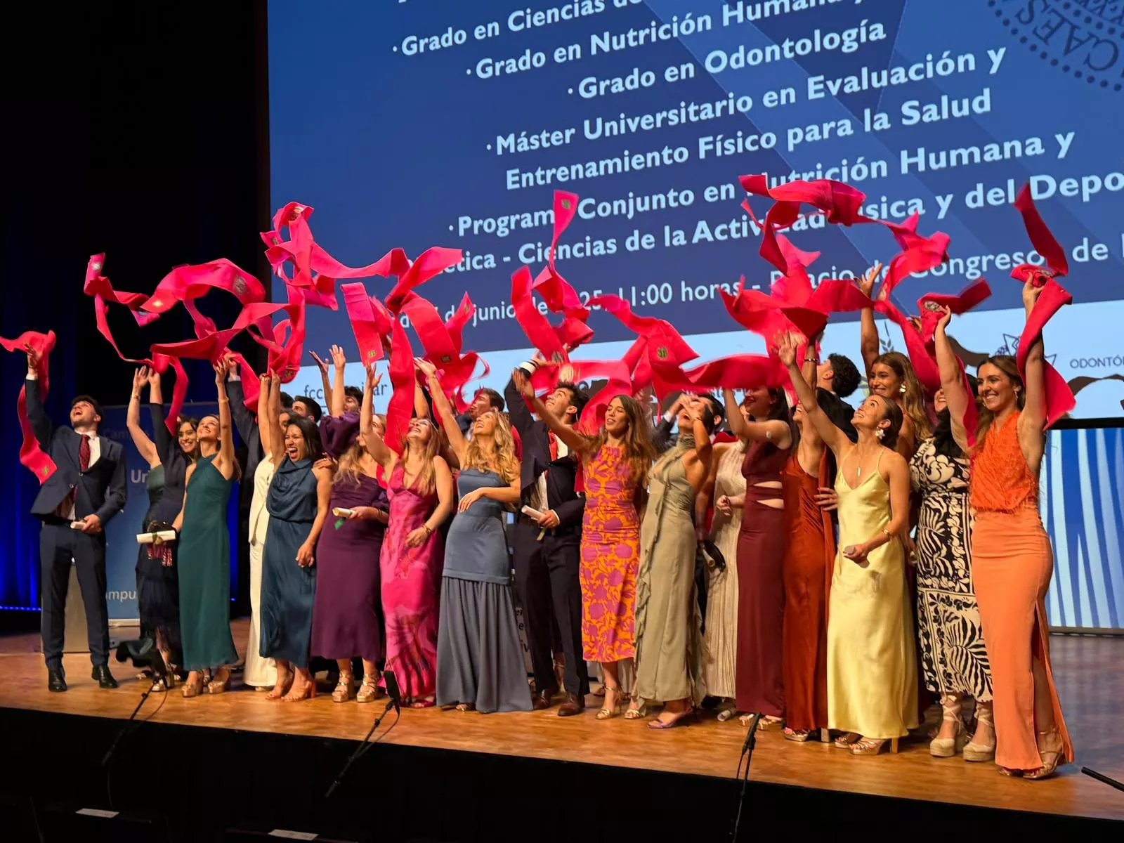 Acto de fin de carrera de la Facultad de Ciencias de la Salud y el Deporte. Foto Roberto Otal