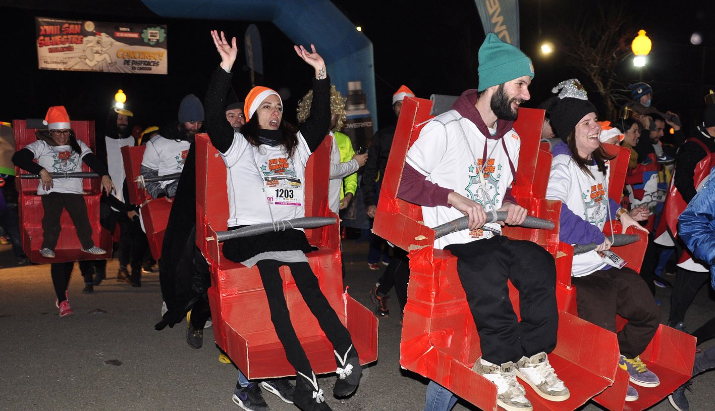 La mayoría de los participantes en la San Silvestre de Villanúa irán disfrazados. Foto: Turismo Villanúa