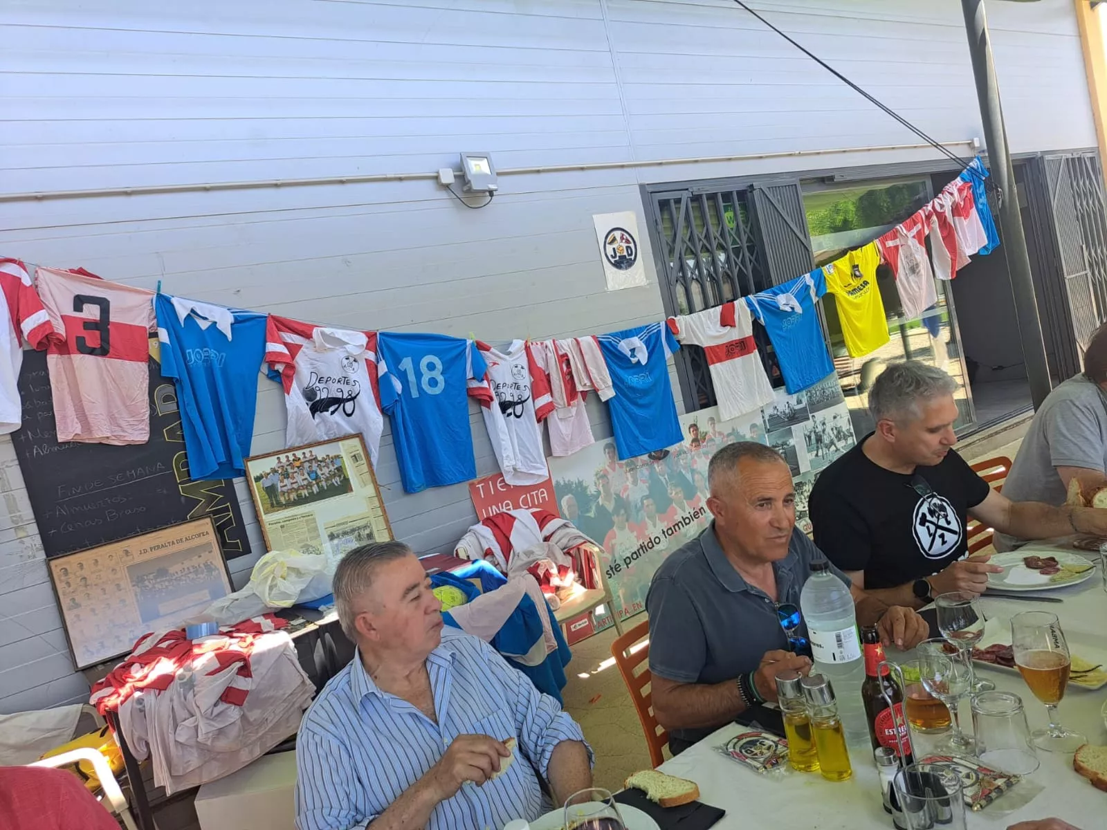 Reencuentro de jugadores del Juventud Peralta