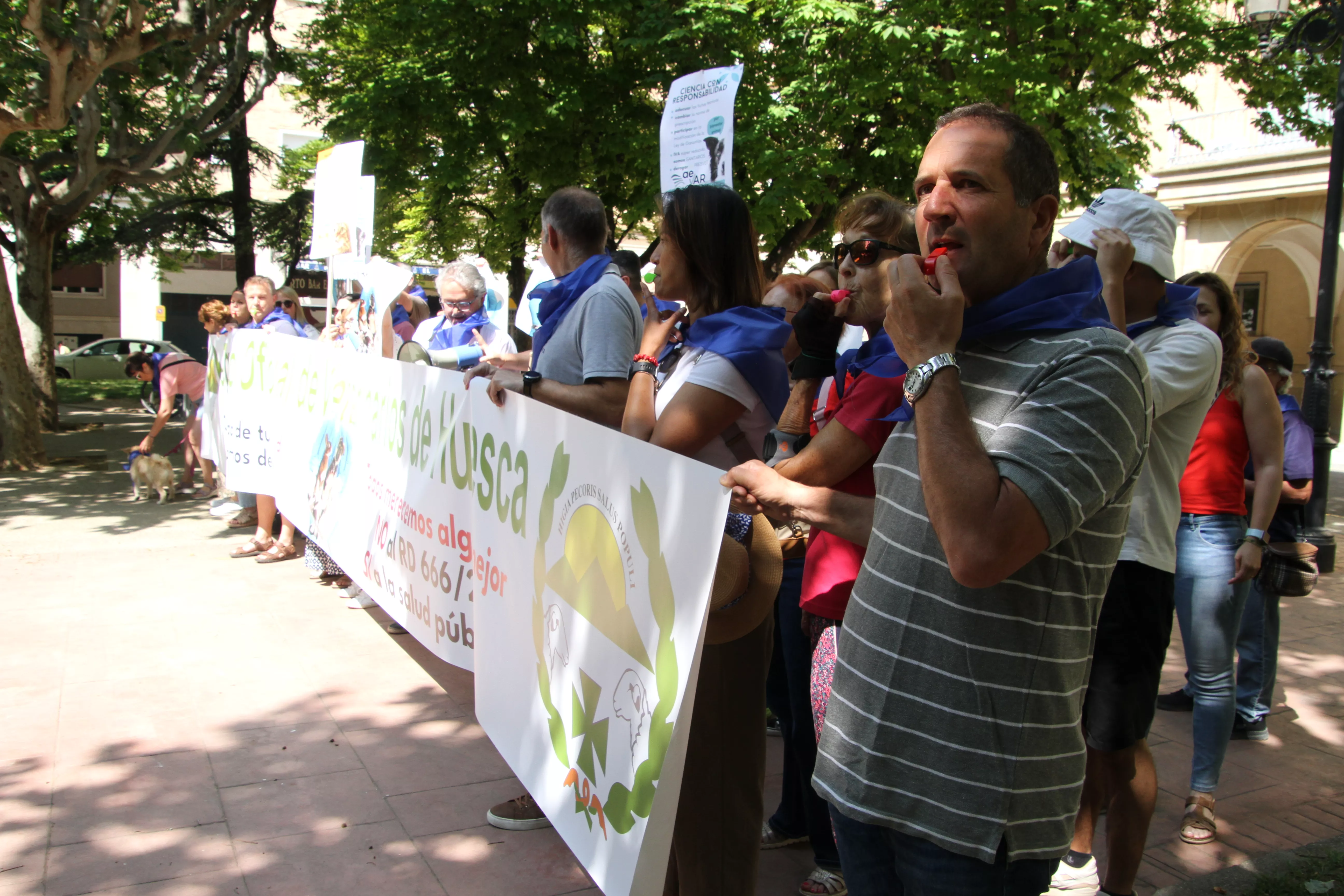 Manifestación de los veterinarios en Huesca. Foto Carlos Neofato