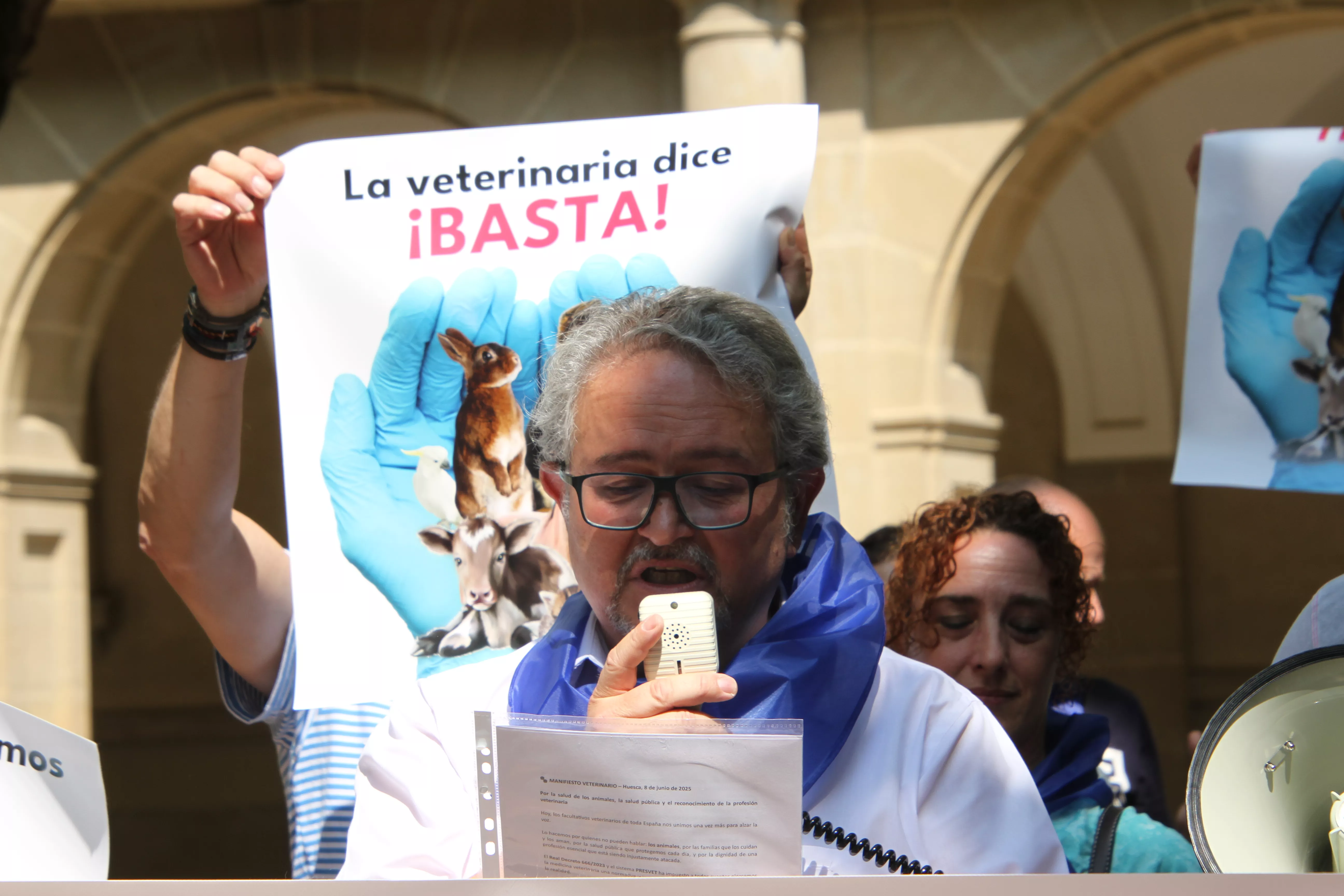 Manifestación de los veterinarios en Huesca. Foto Carlos Neofato