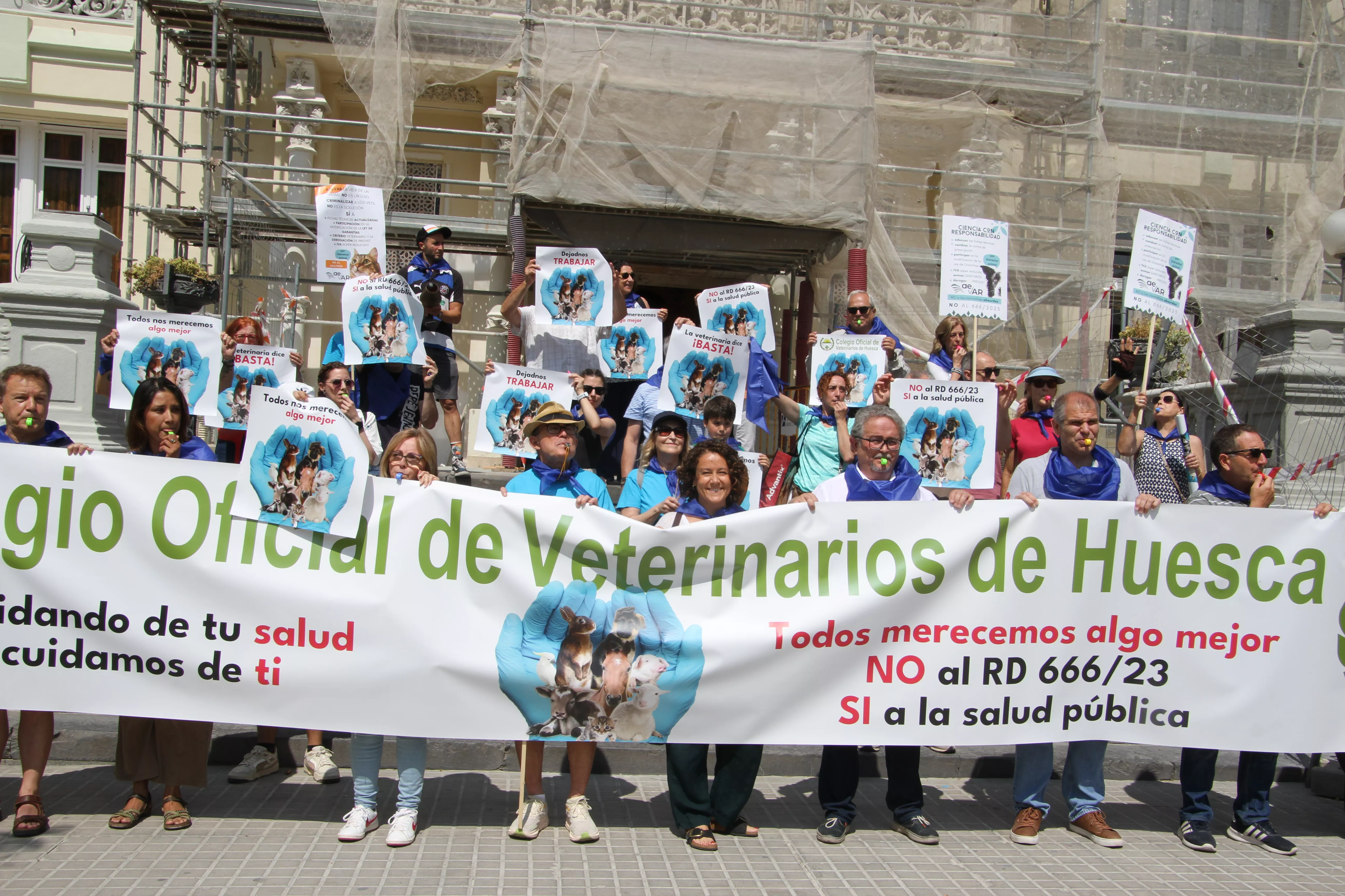 Manifestación de los veterinarios en Huesca. Foto Carlos Neofato