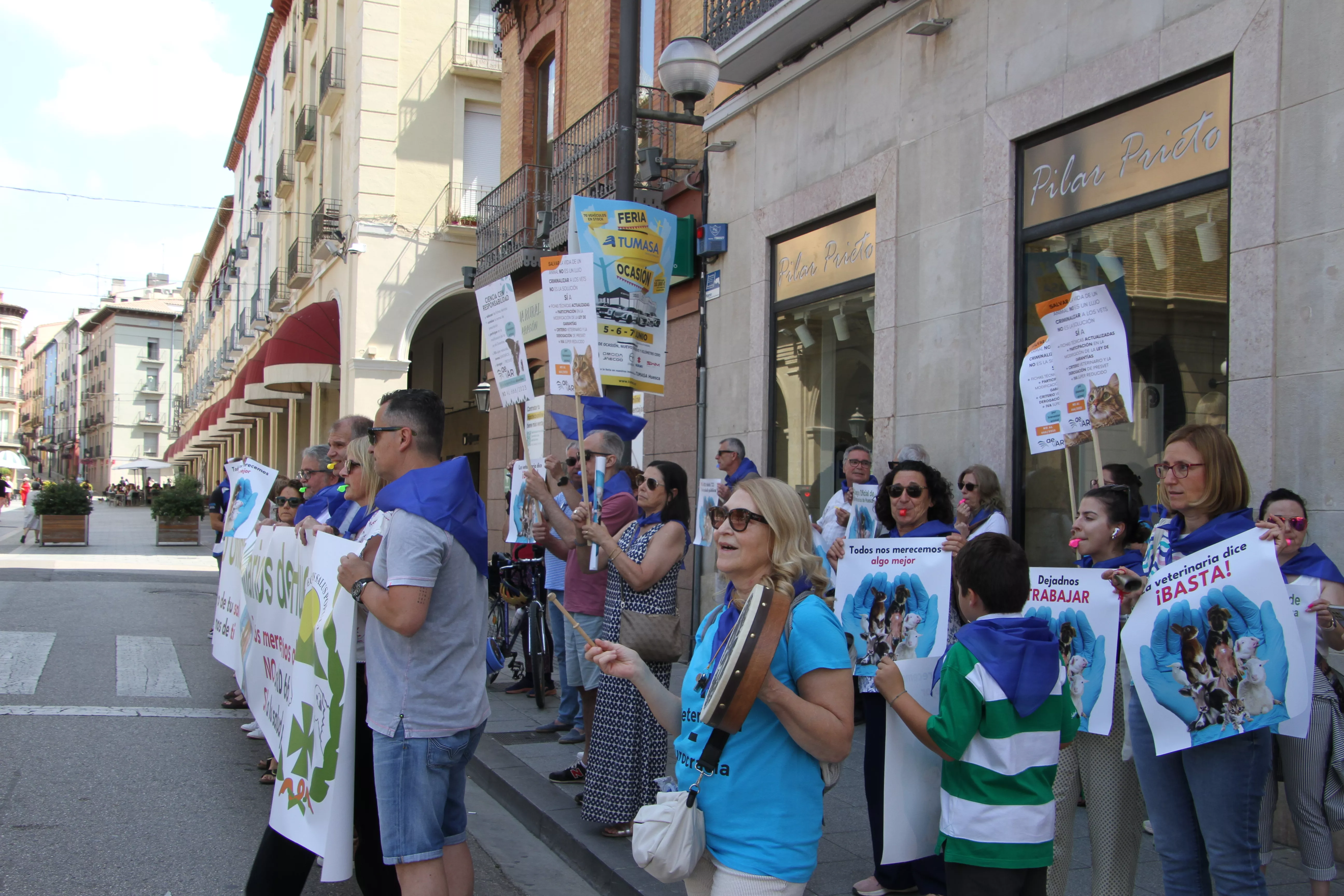 Manifestación de los veterinarios en Huesca. Foto Carlos Neofato