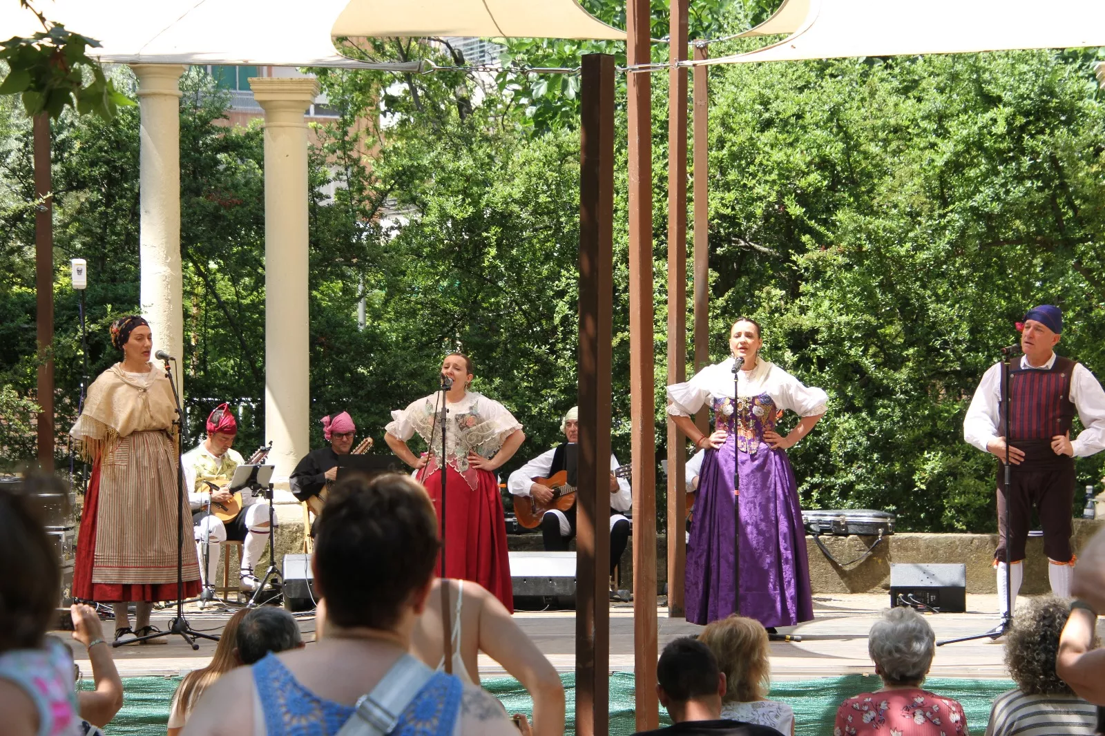 Fin de curso del Grupo Folklórico San Lorenzo. Foto Carlos Neofato 