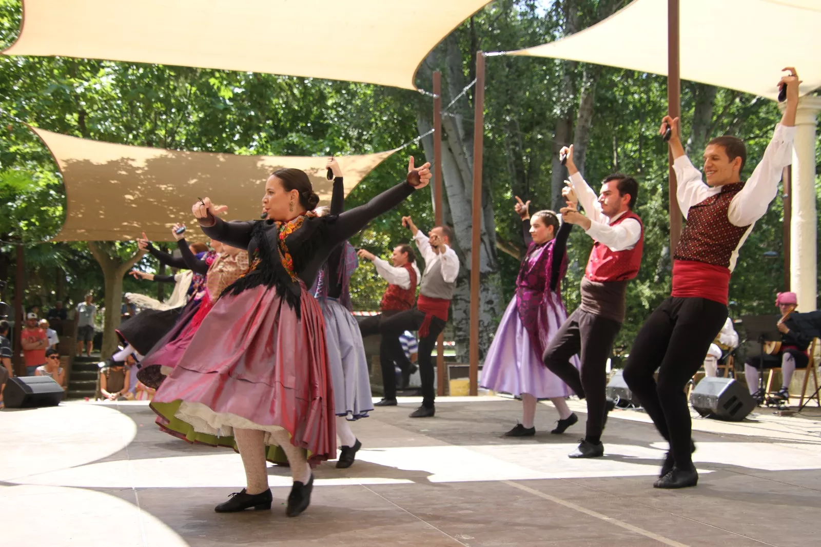 Fin de curso del Grupo Folklórico San Lorenzo. Foto Carlos Neofato 