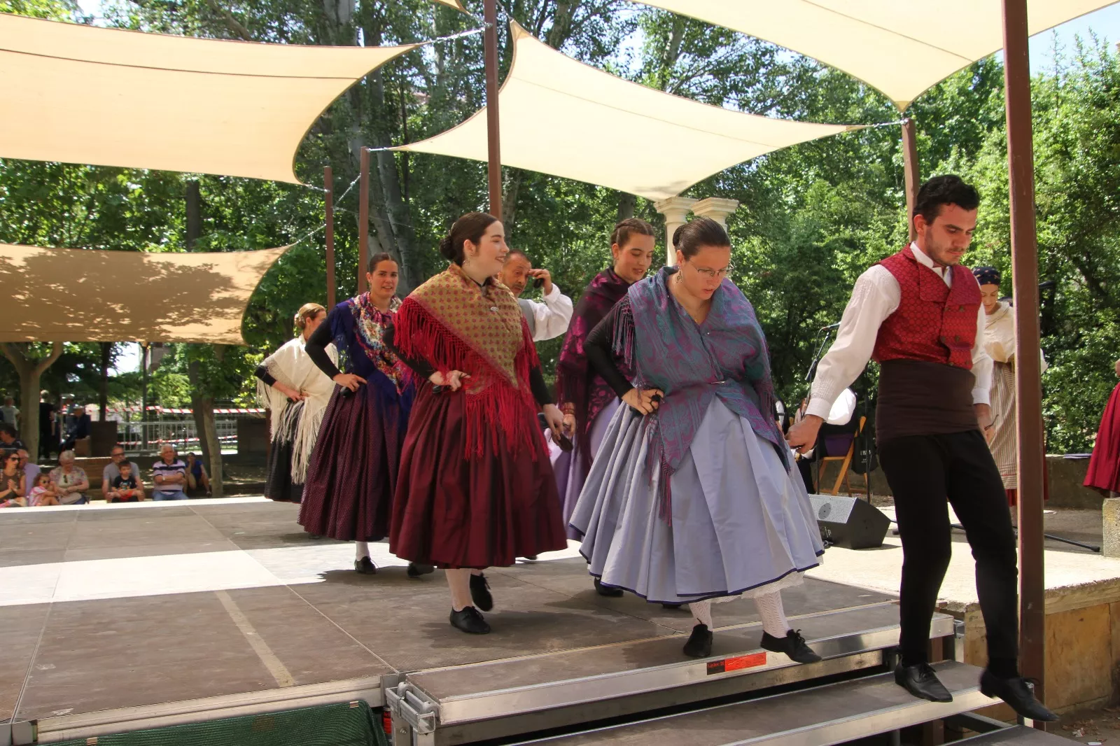 Fin de curso del Grupo Folklórico San Lorenzo. Foto Carlos Neofato 