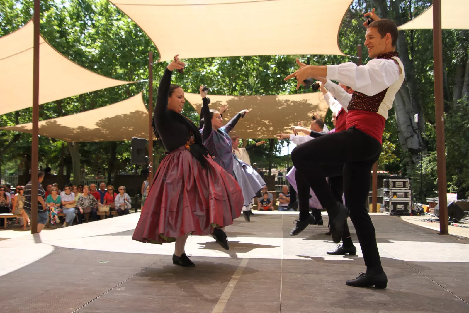 Fin de curso del Grupo Folklórico San Lorenzo. Foto Carlos Neofato 