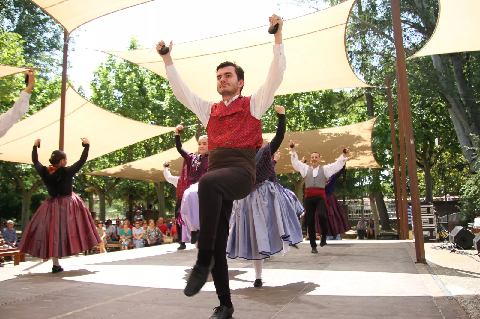 Fin de curso del Grupo Folklórico San Lorenzo. Foto Carlos Neofato 
