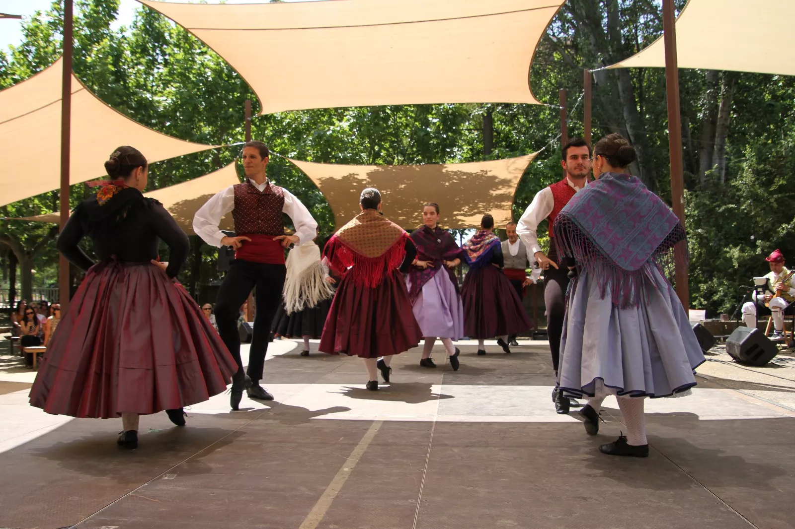 Fin de curso del Grupo Folklórico San Lorenzo. Foto Carlos Neofato 