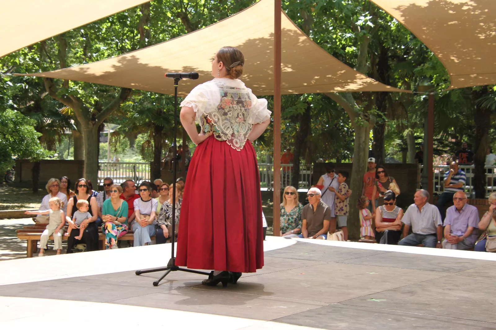 Fin de curso del Grupo Folklórico San Lorenzo. Foto Carlos Neofato 