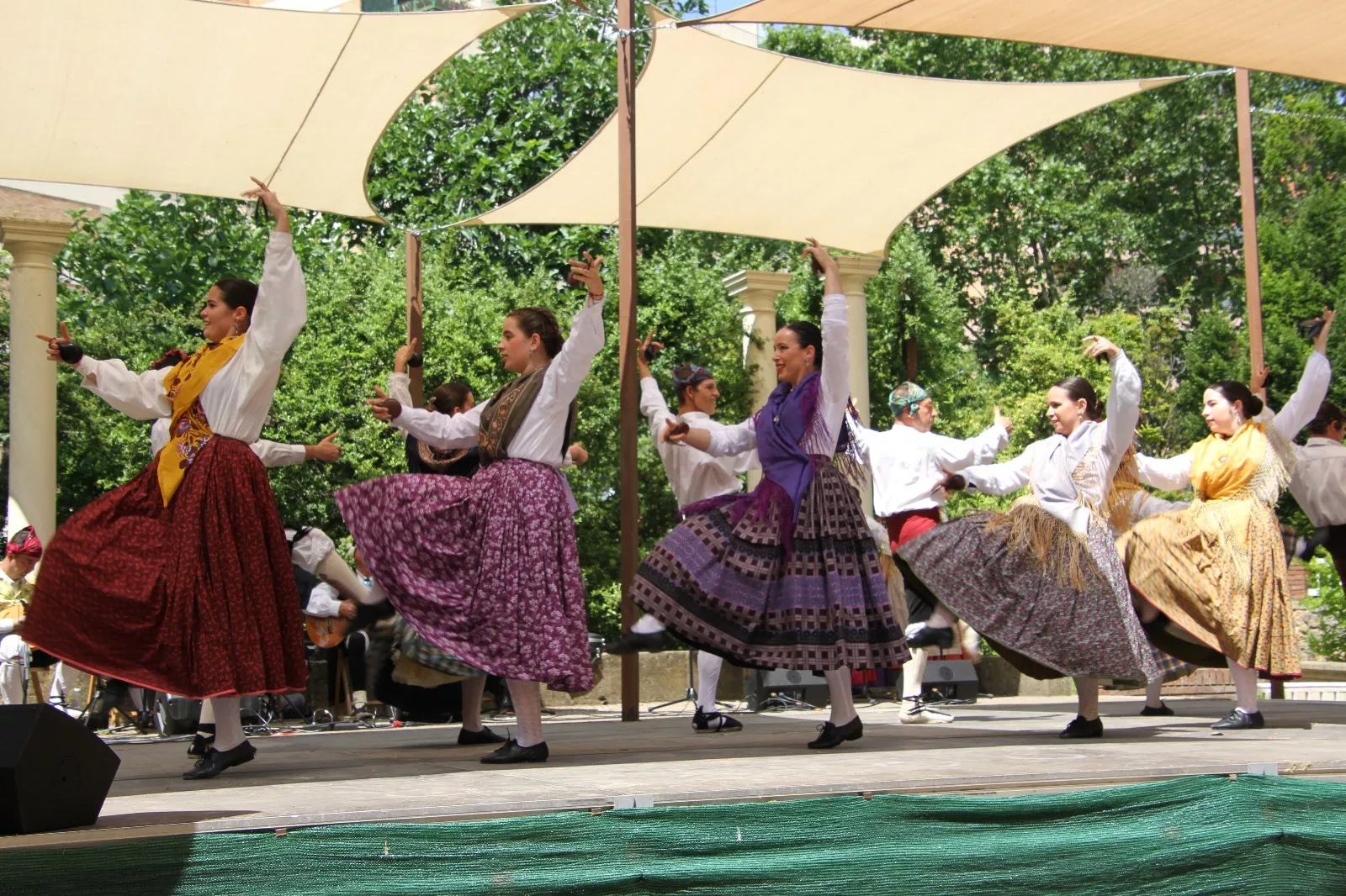 Fin de curso del Grupo Folklórico San Lorenzo. Foto Carlos Neofato