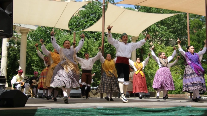 Fin de curso del Grupo Folklórico San Lorenzo. Foto Carlos Neofato Fin de curso del Grupo Folklórico San Lorenzo. Foto Carlos Neofato