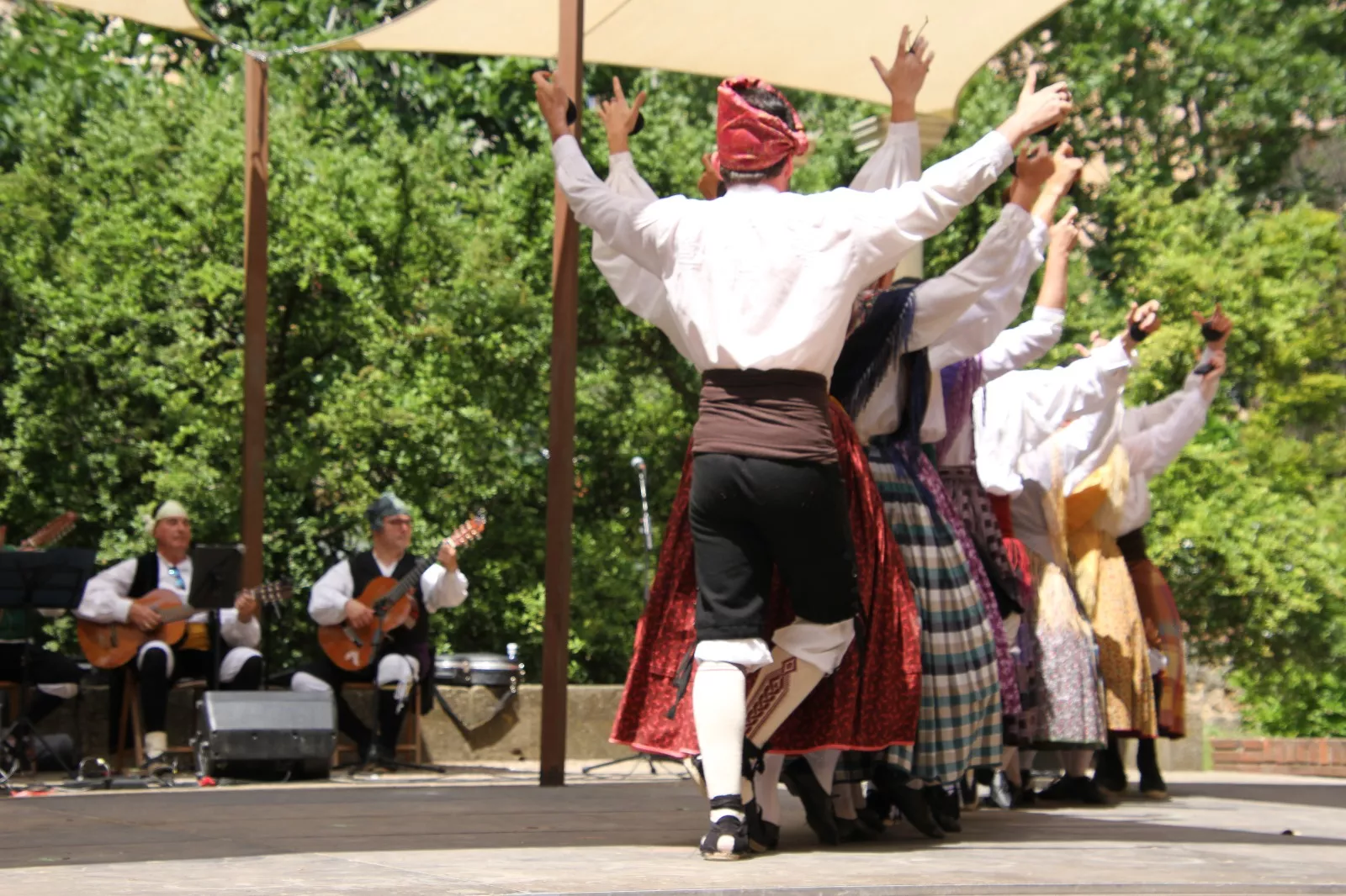Fin de curso del Grupo Folklórico San Lorenzo. Foto Carlos Neofato 