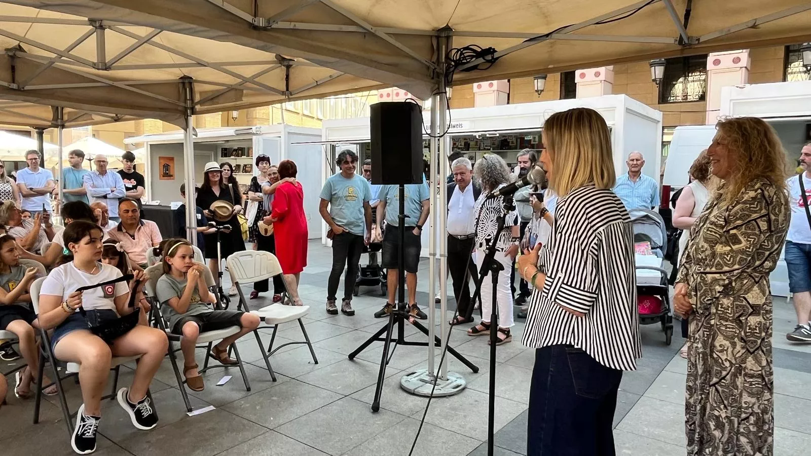 Entrega de premios especiales de la Feria del Libro de Huesca. Foto Mercedes Manterola