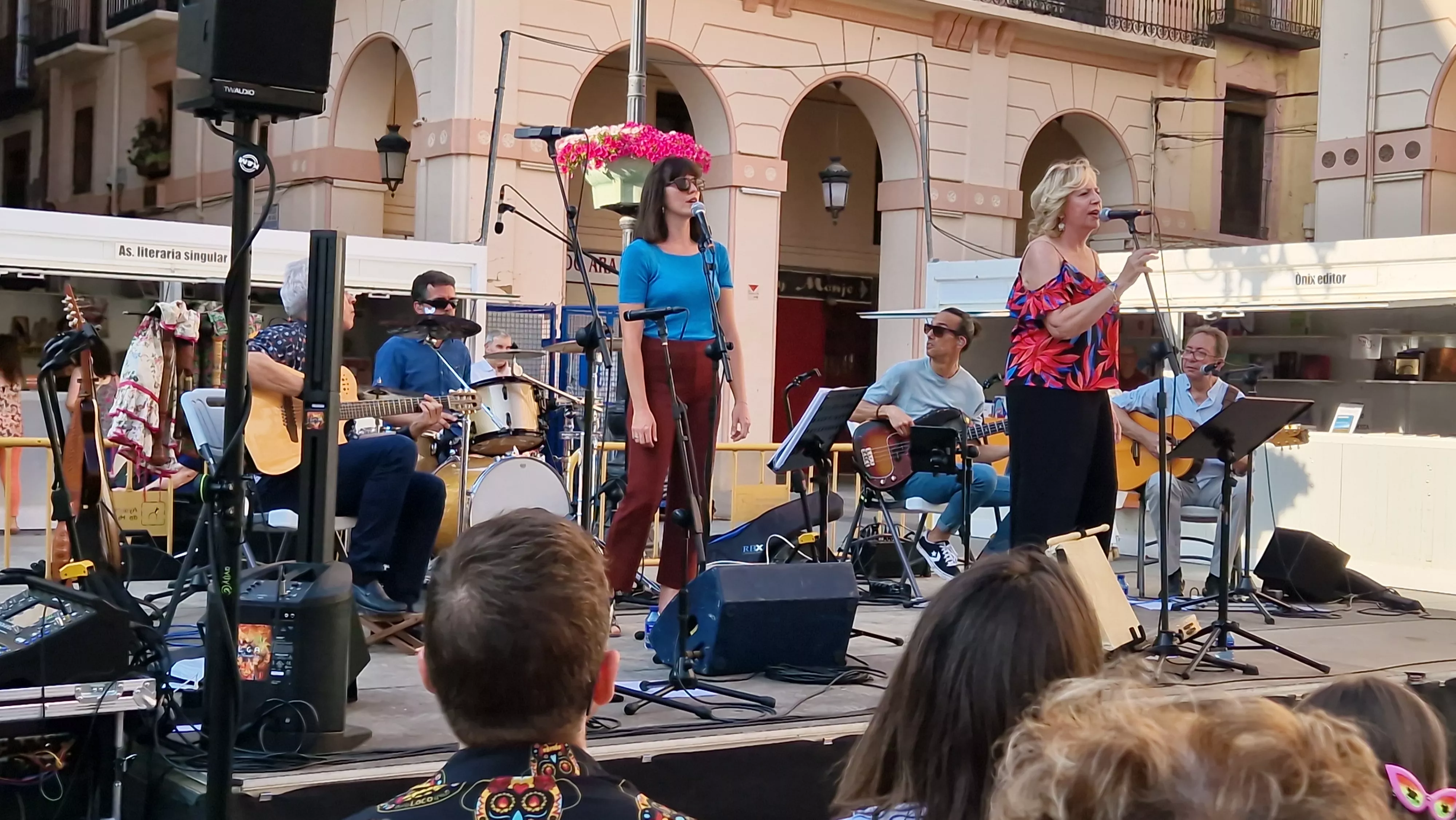 Olga y los Ministriles en la 41 Feria del Libro de Huesca. Foto Myriam Martínez