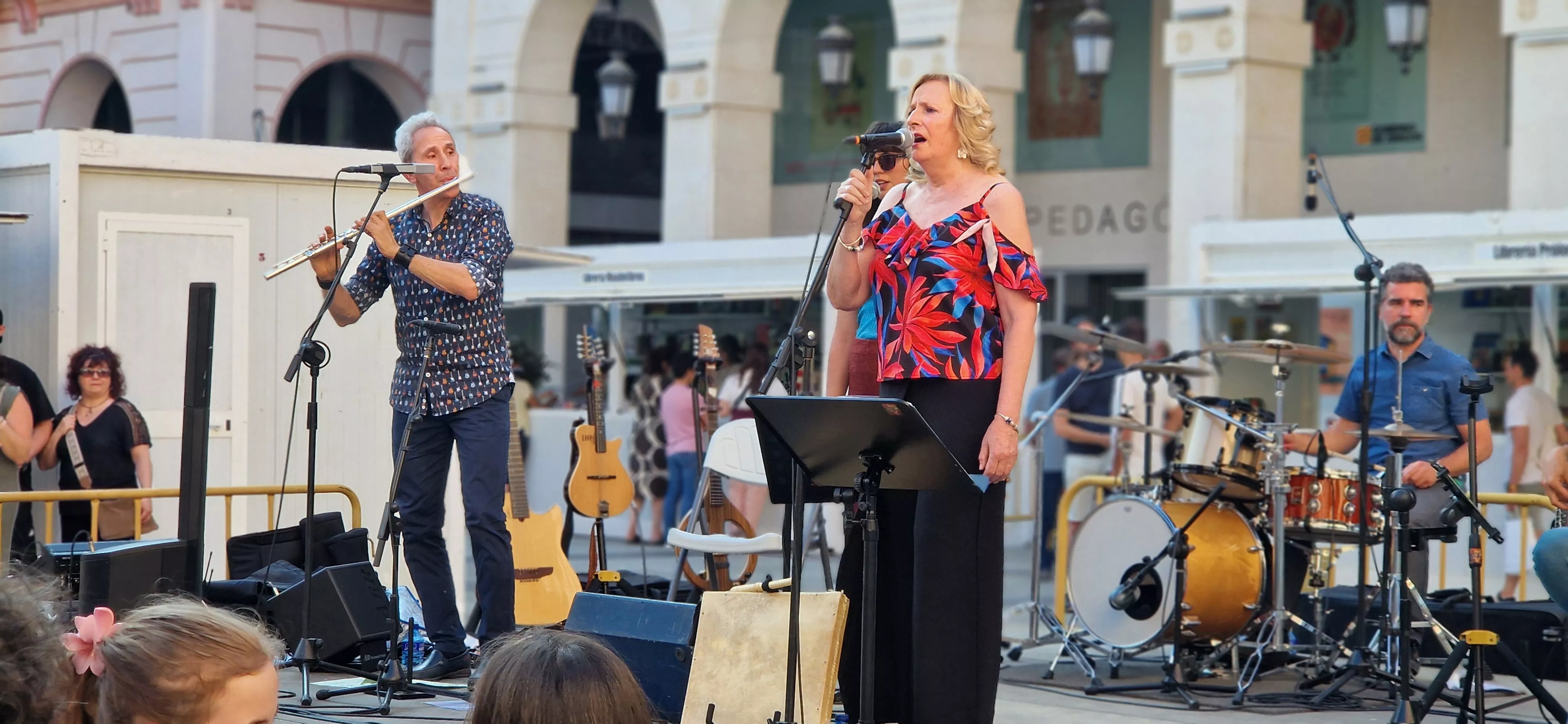 Olga y los Ministriles en la 41 Feria del Libro de Huesca. Foto Myriam Martínez