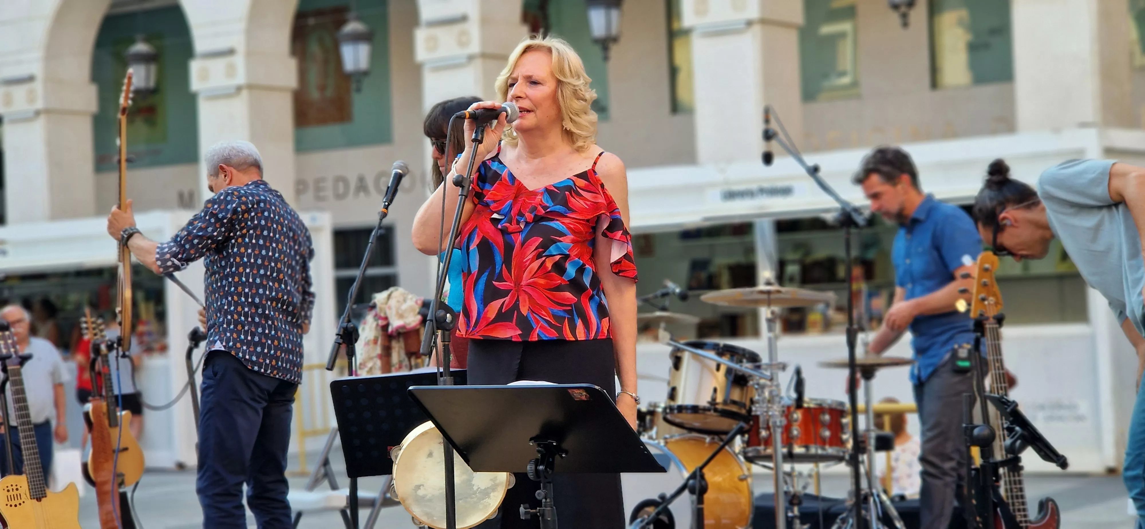 Olga y los Ministriles en la 41 Feria del Libro de Huesca. Foto Myriam Martínez