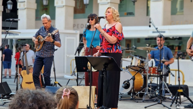 Olga y los Ministriles en la 41 Feria del Libro de Huesca. Foto Myriam Martínez