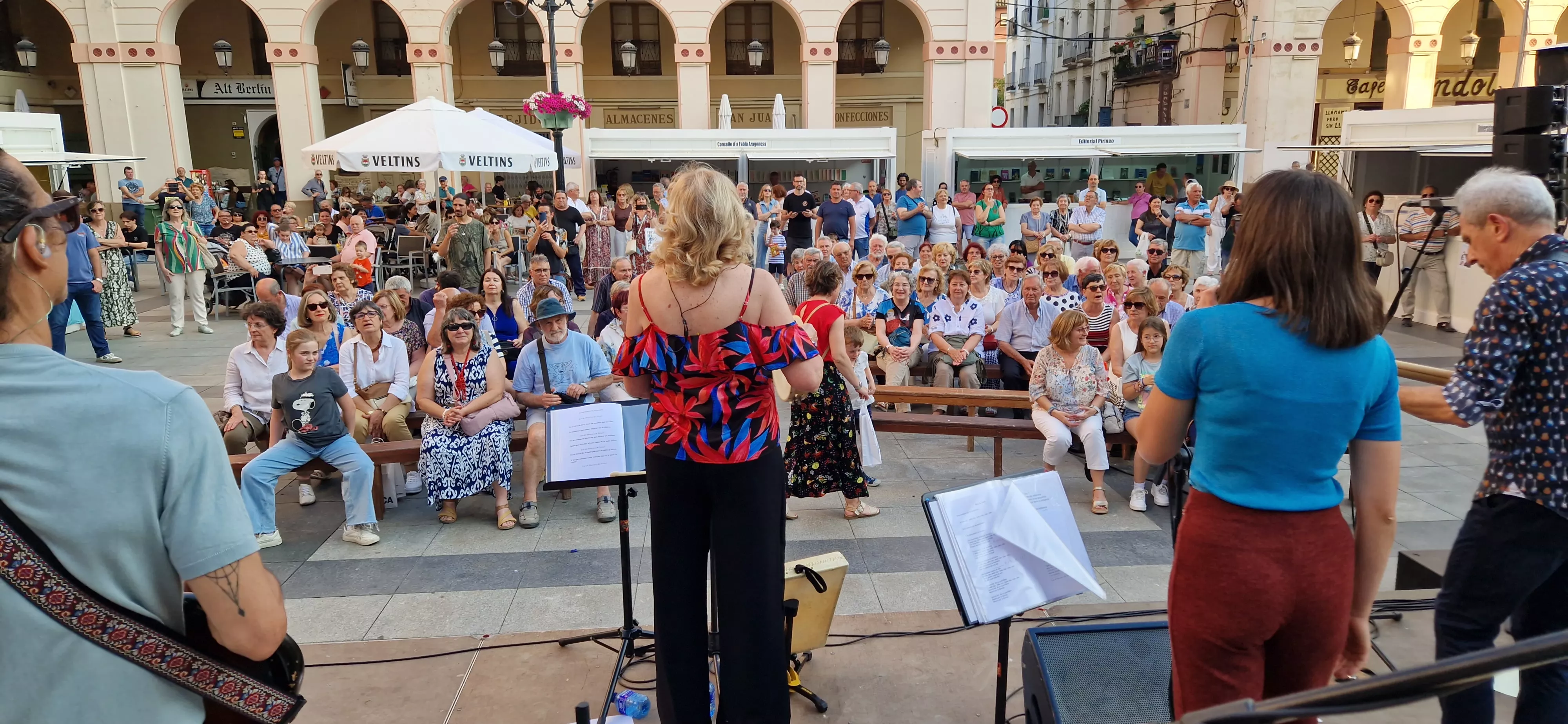 Olga y los Ministriles en la 41 Feria del Libro de Huesca. Foto Myriam Martínez