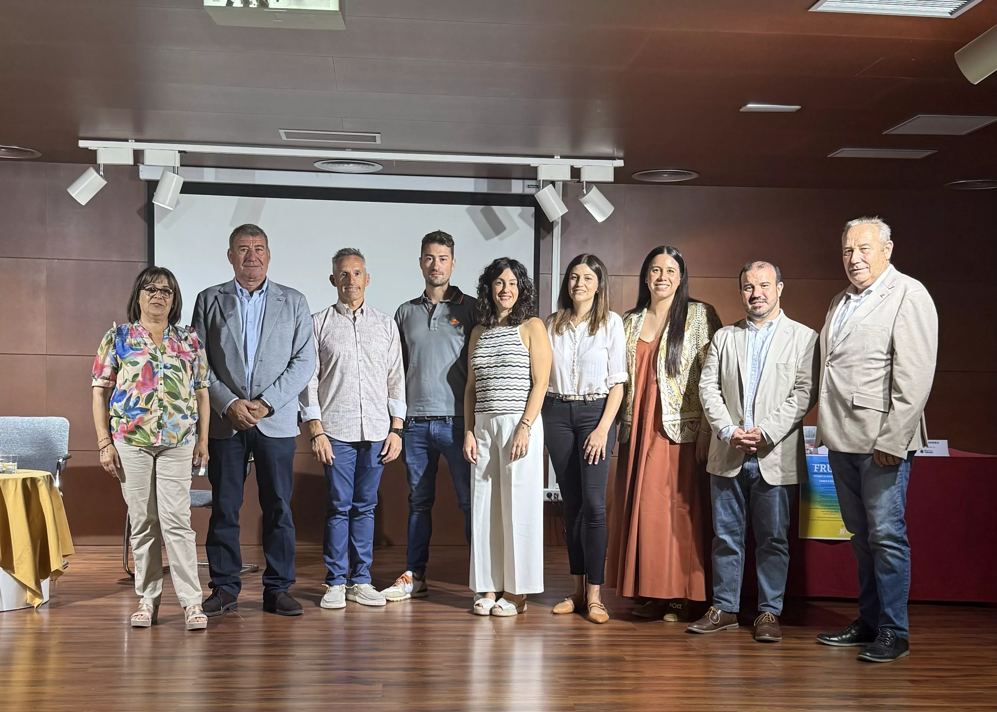 Participantes en la primera Jornada Profesional de la Fruta del Bajo Cinca.