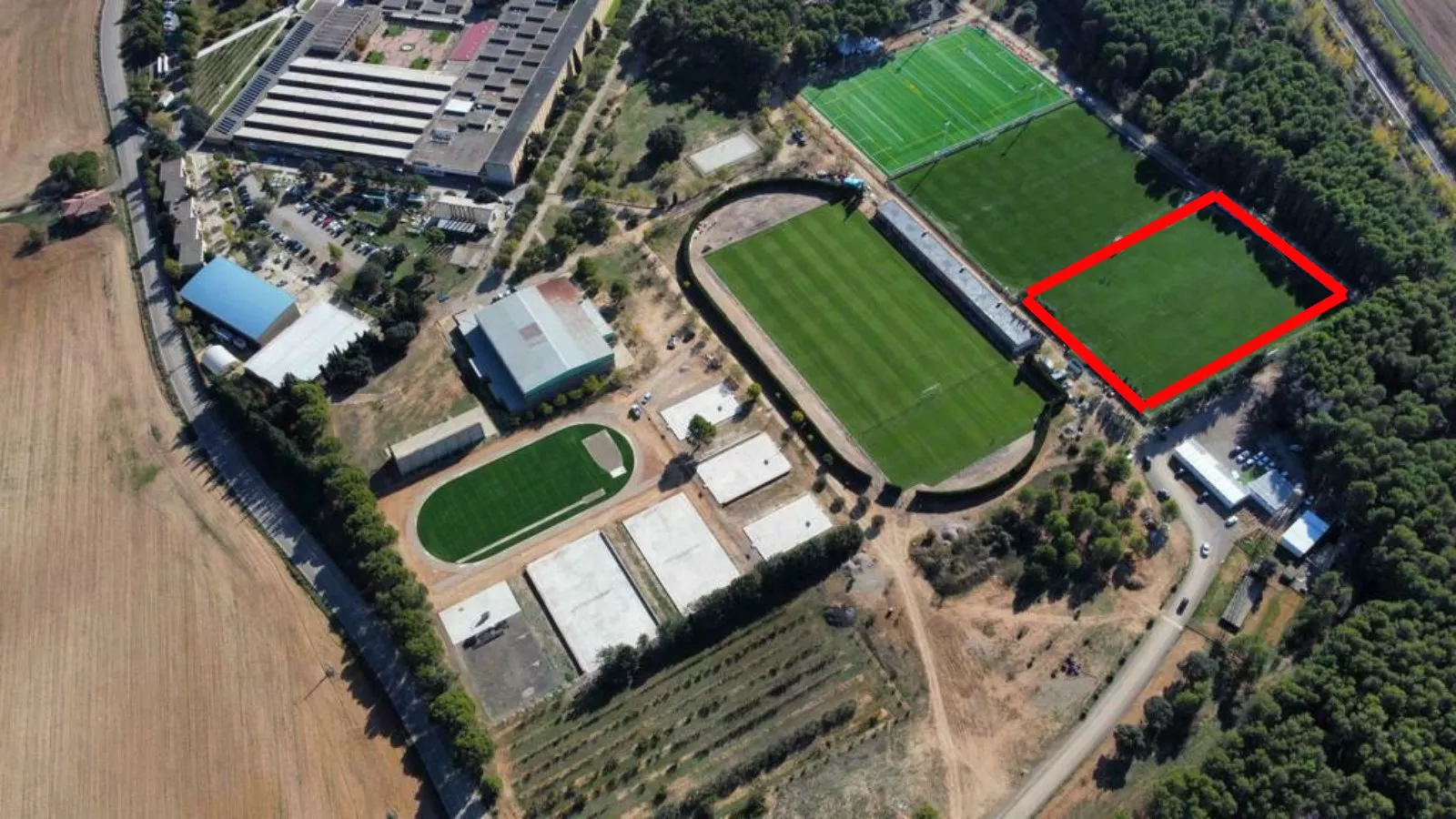 Base Aragonesa de Fútbol del Huesca con el Campo 1 enmarcado en rojo