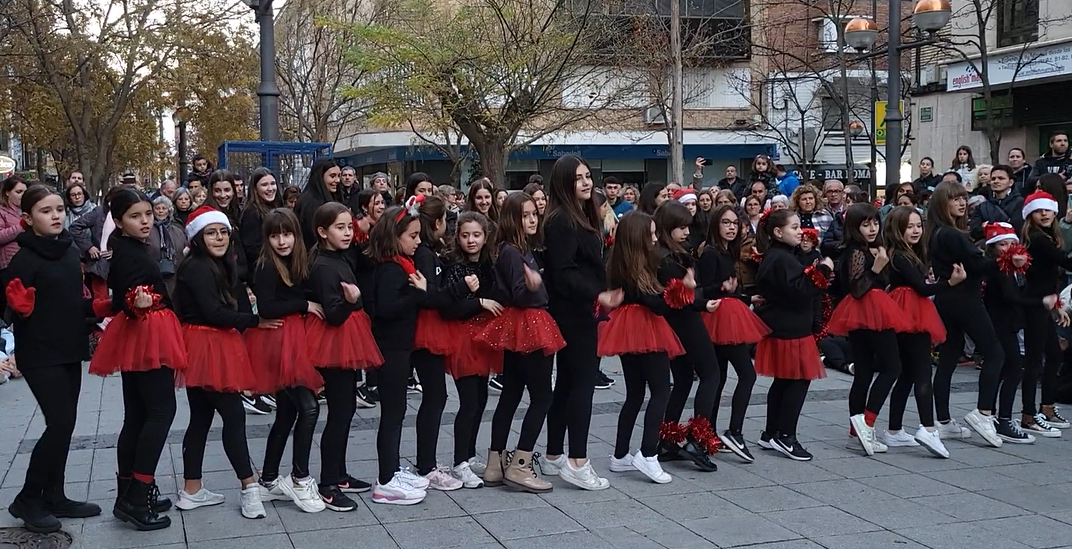 Espectáculo de baile con alumnas y alumnos de Savalli en Huesca