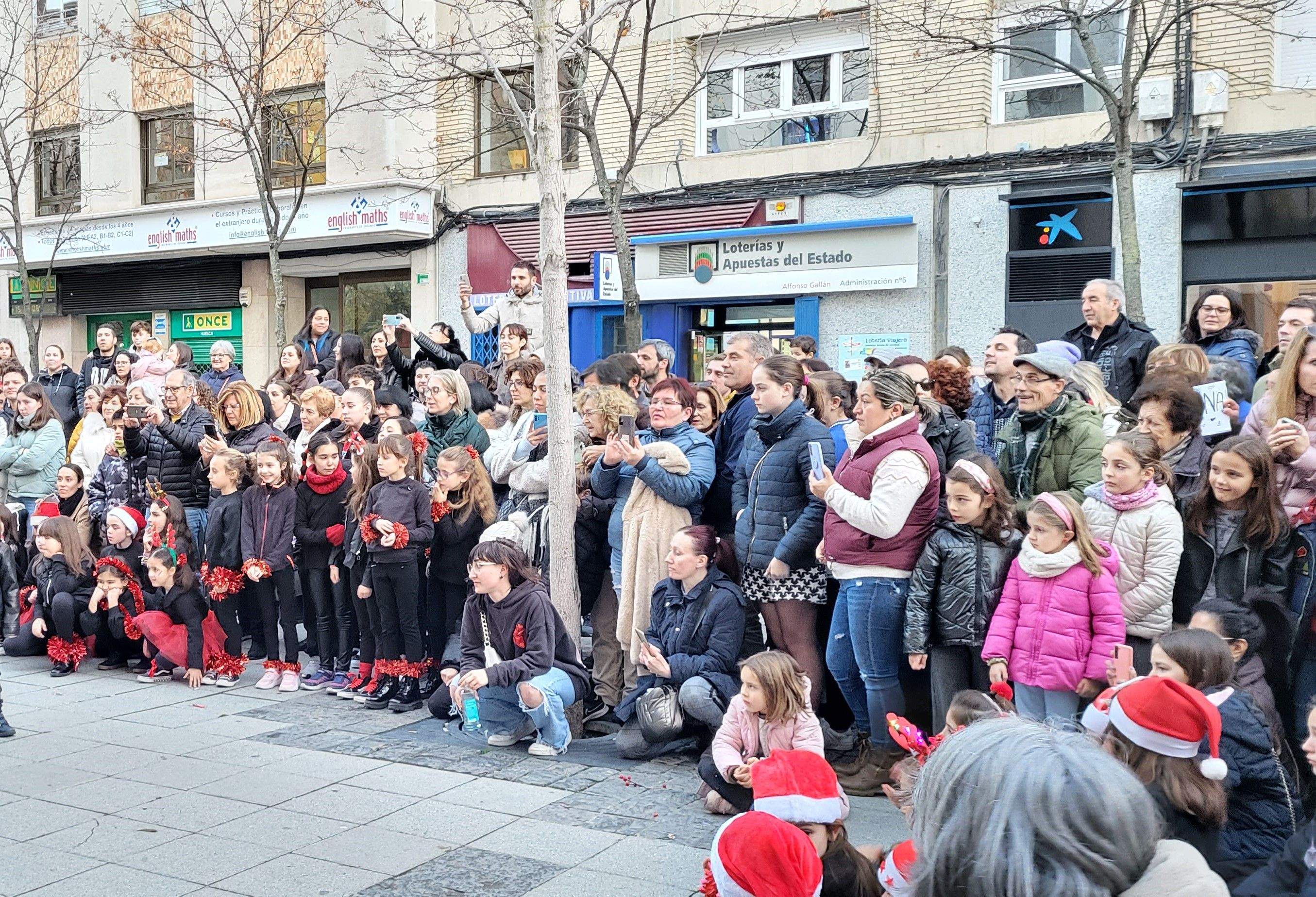 Espectáculo de baile con alumnas y alumnos de Savalli en Huesca