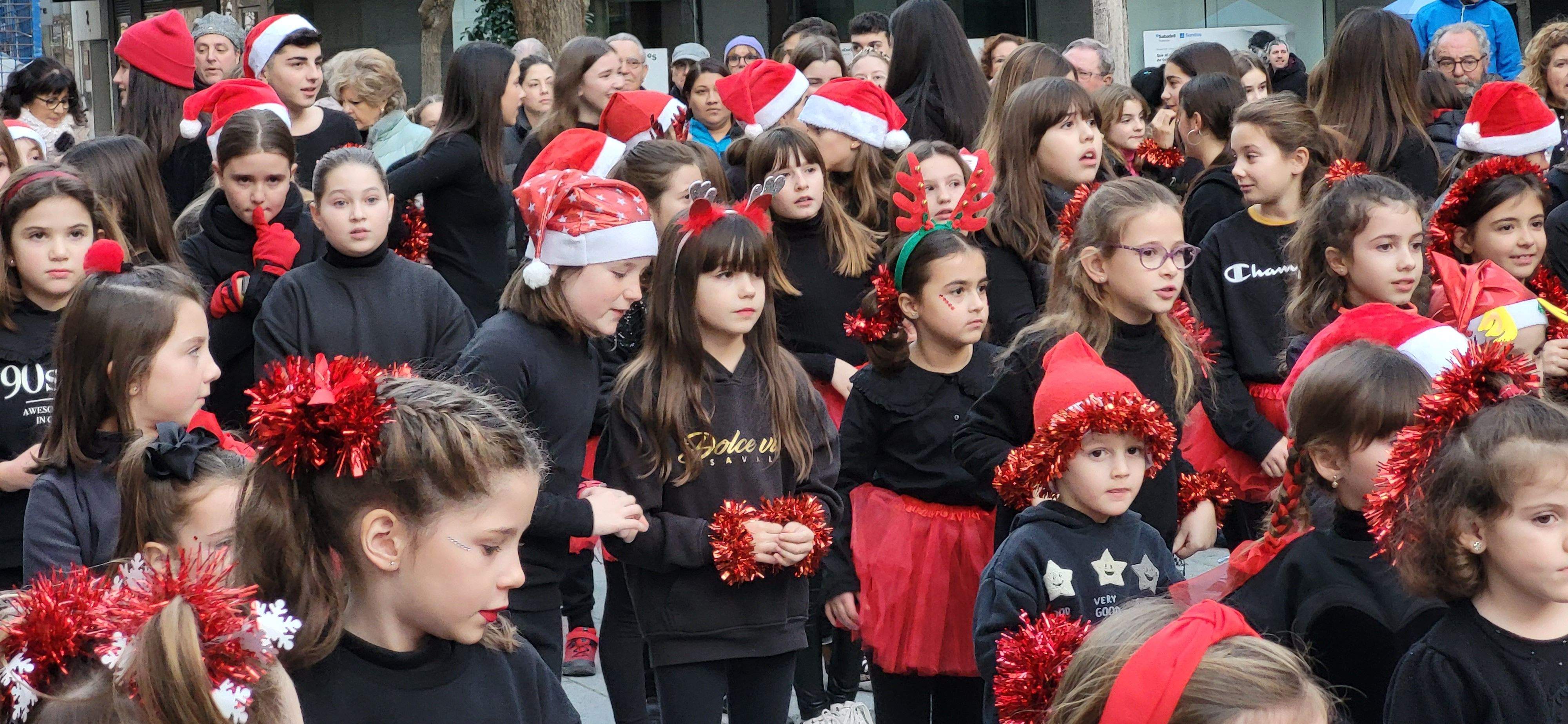 Espectáculo de baile con alumnas y alumnos de Savalli en Huesca