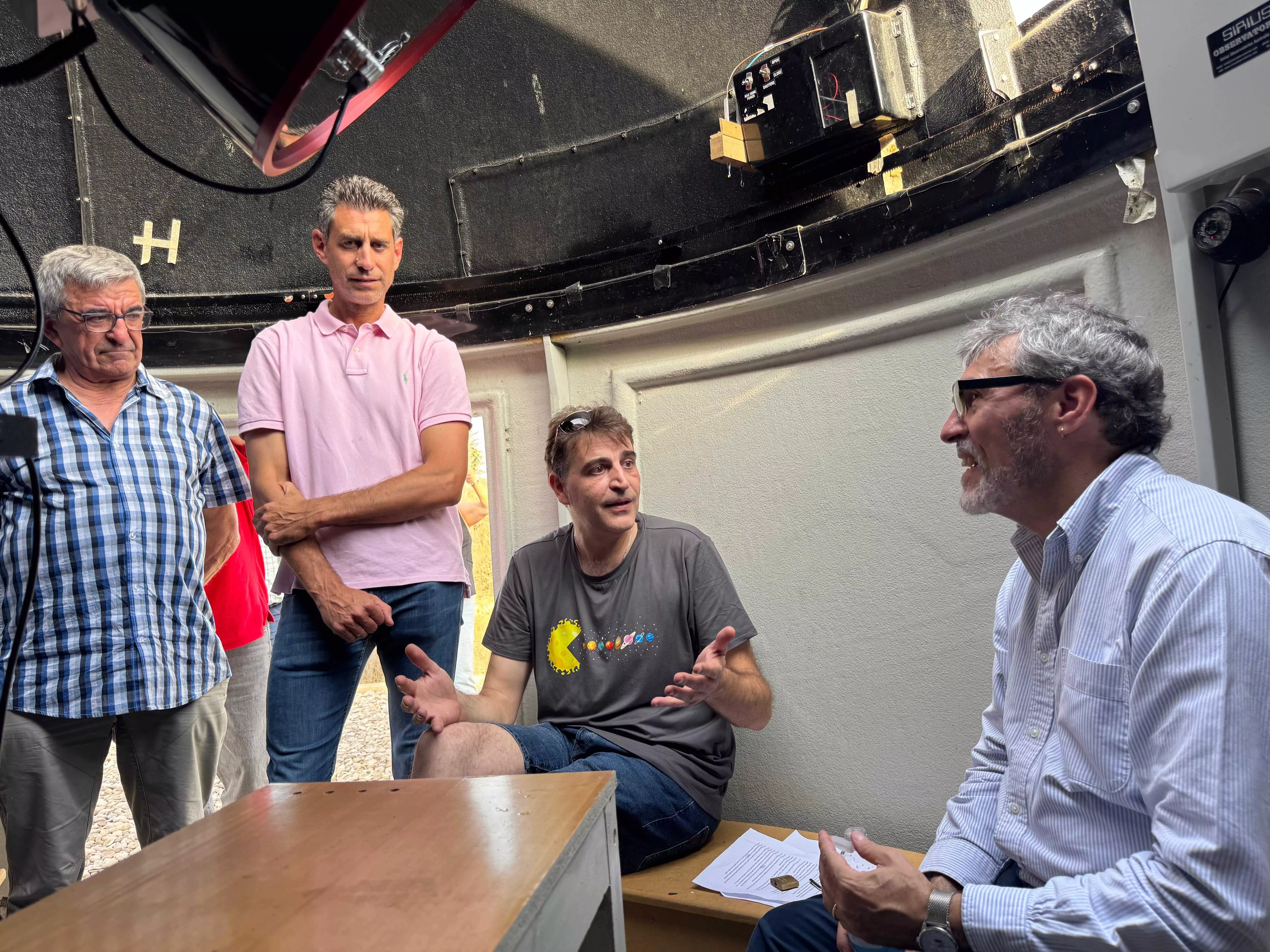 Miguel Alcubierre con el alcalde y presidente de la Comarca del Somontano, Saúl Pérez