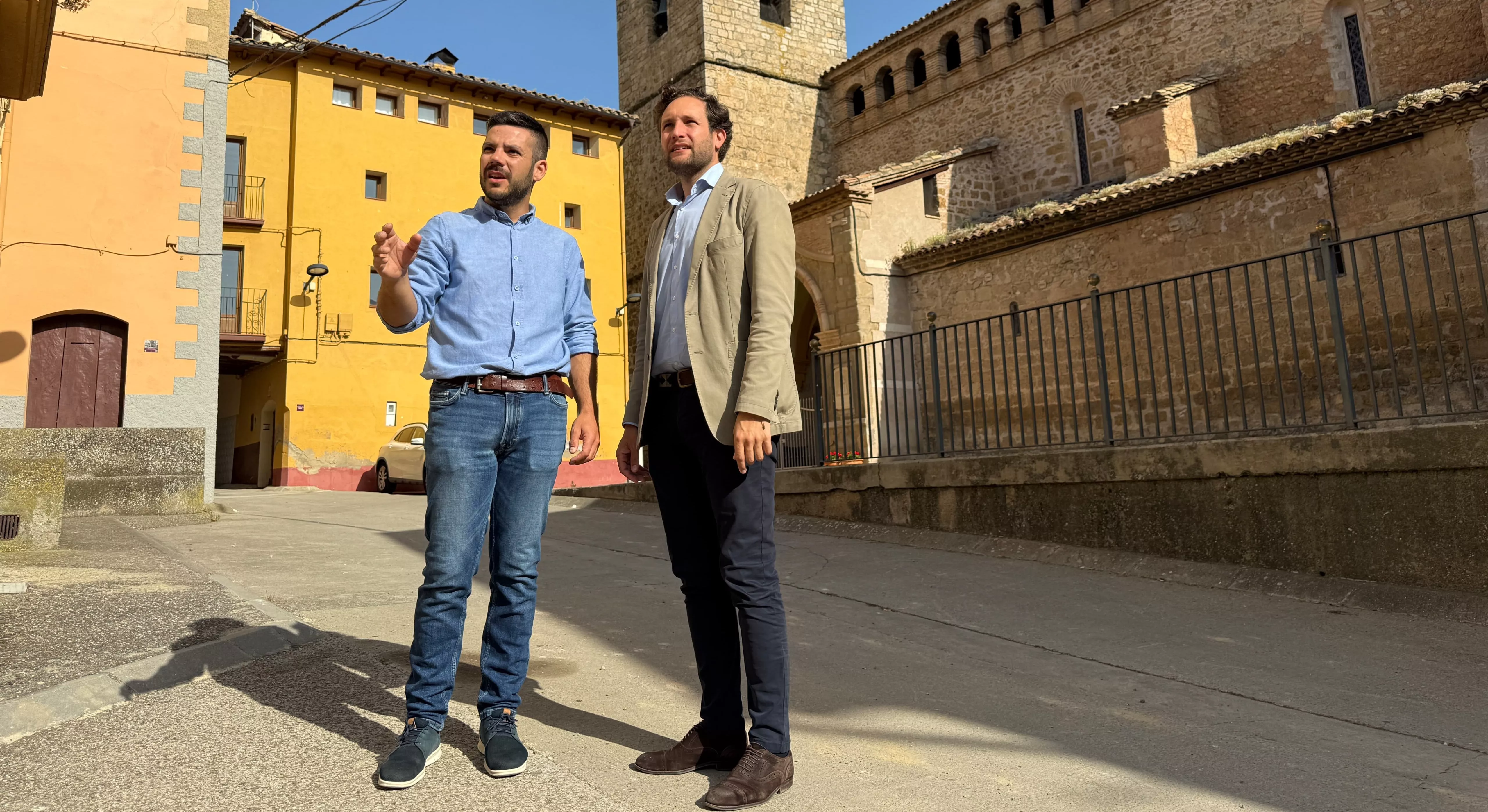 Lorenzo Rabal e Isaac Claver en Secastilla, donde se han presentado las ayudas para videovigilancia.