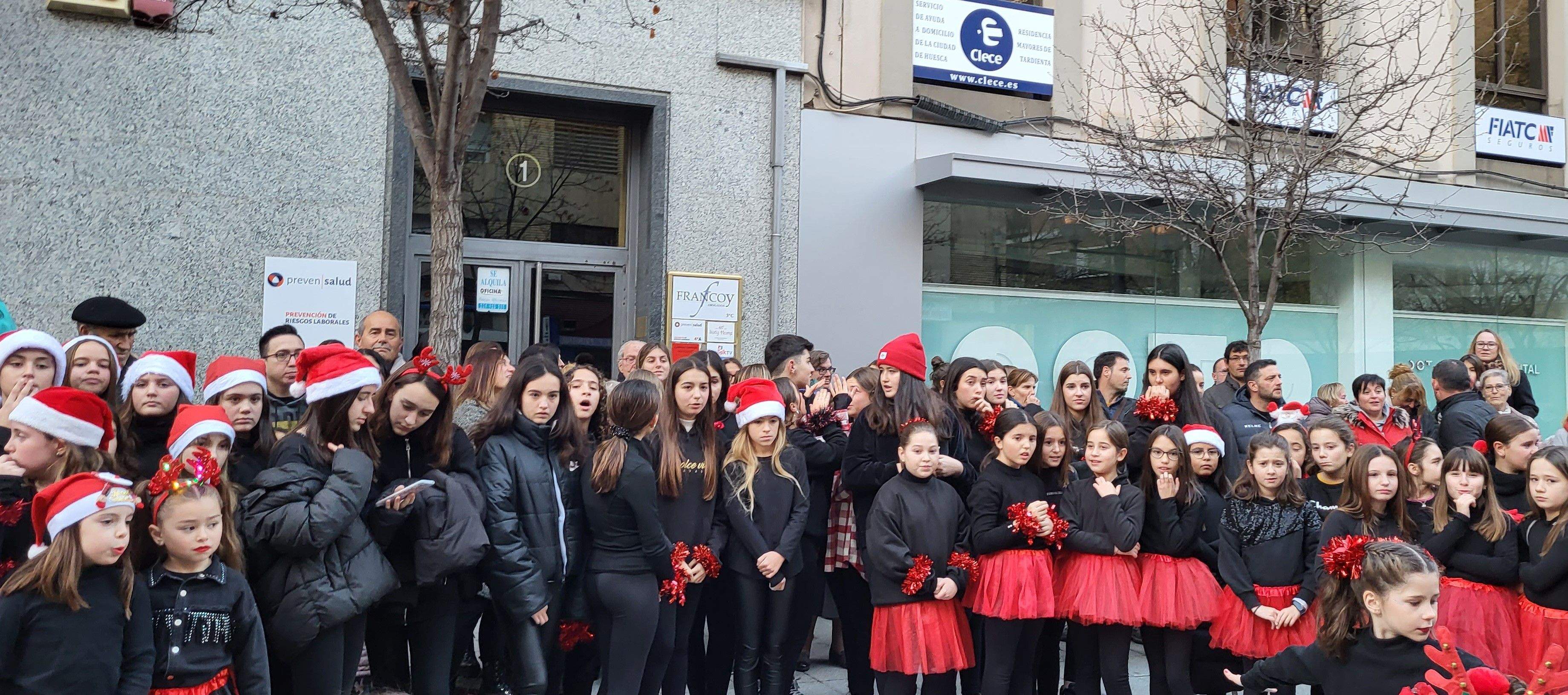 Espectáculo de baile con alumnas y alumnos de Savalli en Huesca