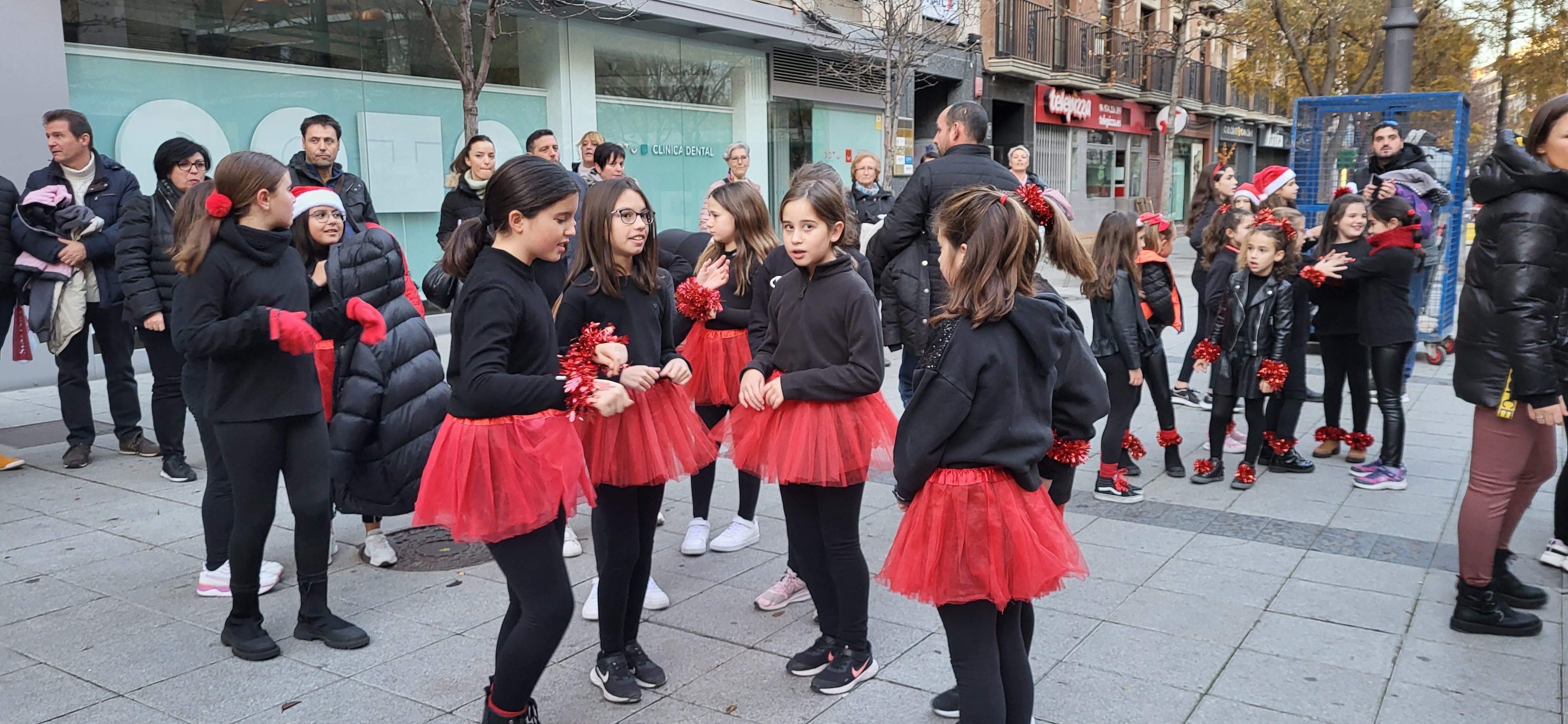 Espectáculo de baile con alumnas y alumnos de Savalli en Huesca
